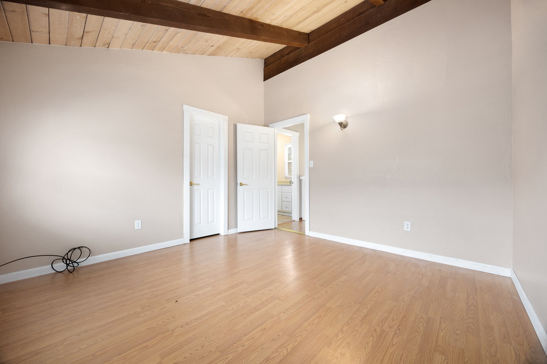 Charming Updated Condo in Bear Valley Springs – 101 Meadow Lakes
