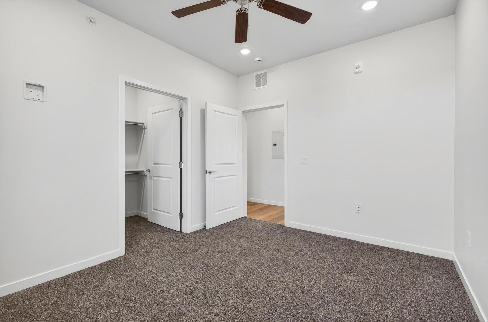 983 W State St C-203
