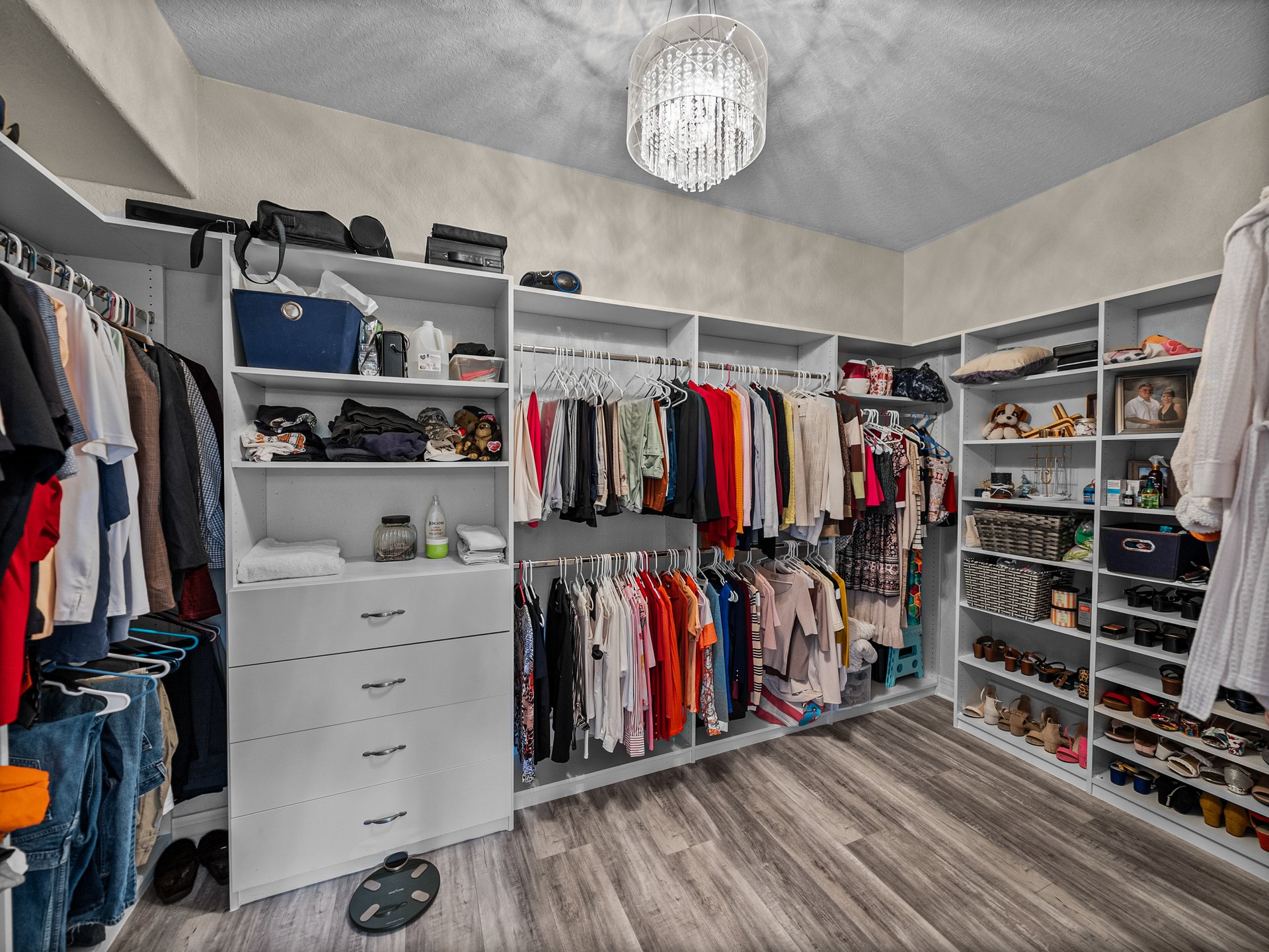 12413 WOODLANDS CIR