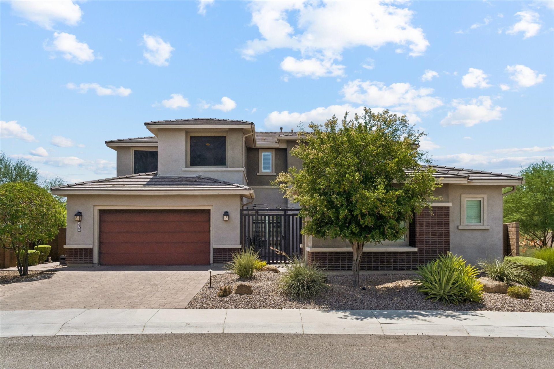 2905 E LOS GATOS DR, Phoenix, AZ 85050