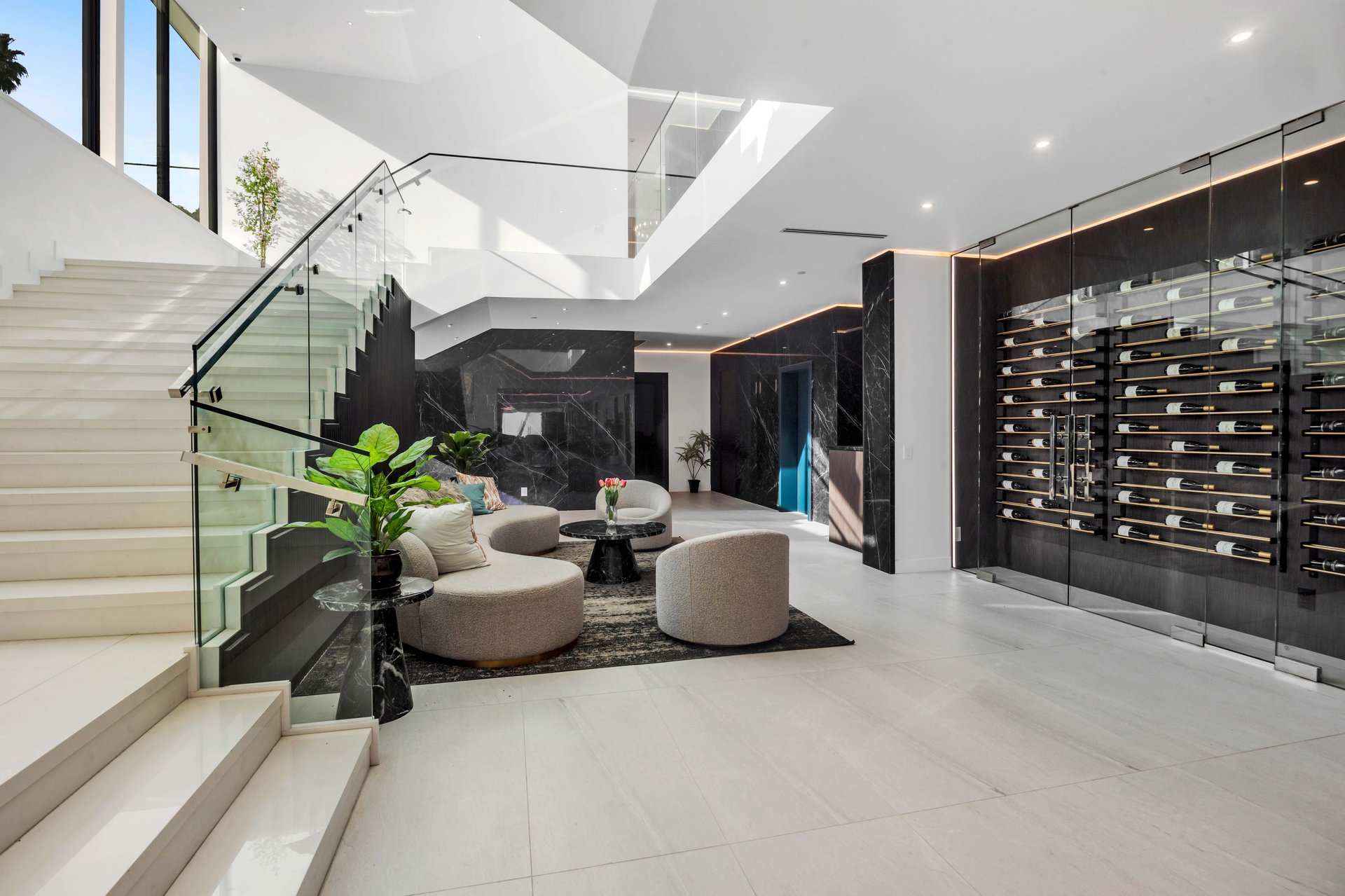 677 Nimes Road