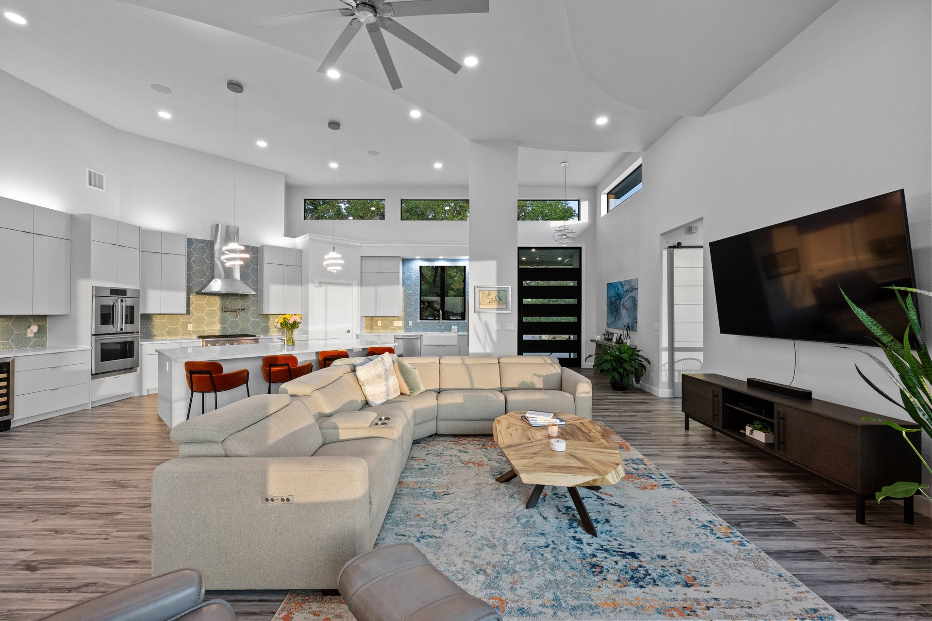 2912 Patriot Drive & 3002 Point Cove