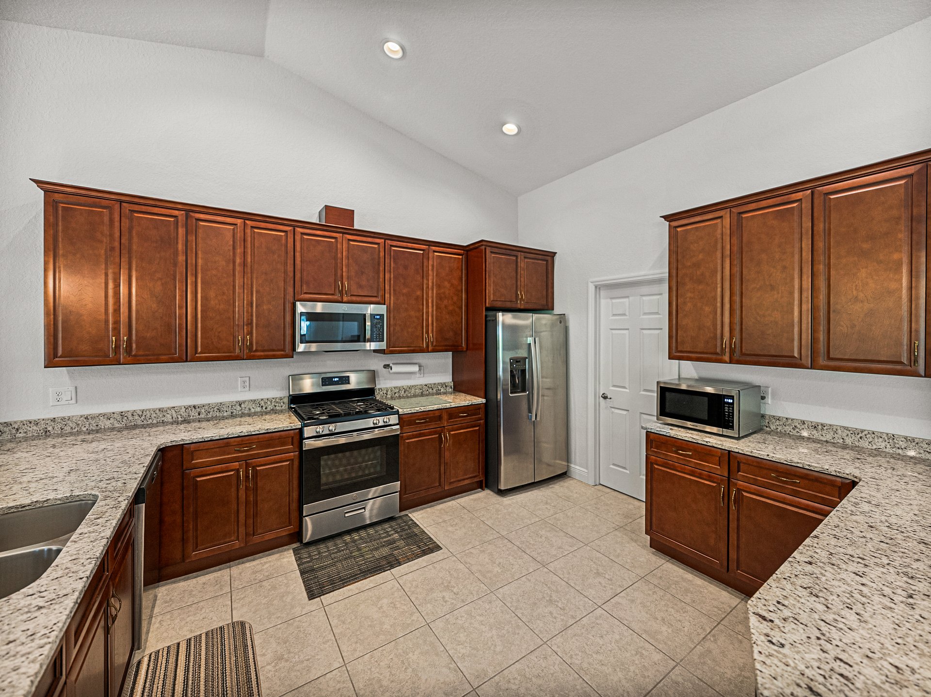17703 COUNTRY SQUIRE LN