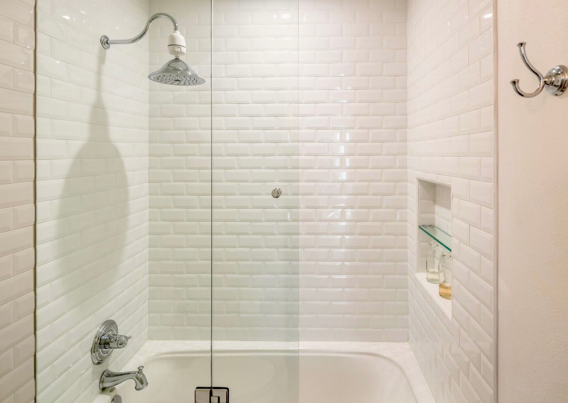 2385 Roscomare Rd Unit: D3, Bel Air 