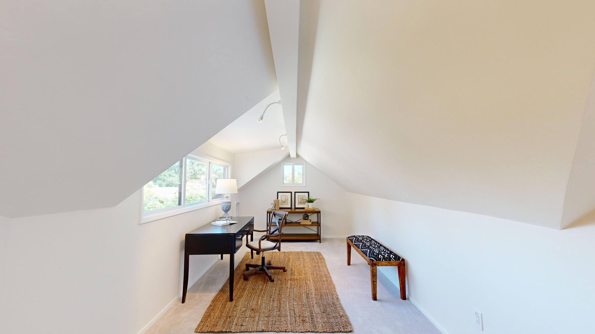 19560 Moray CT
