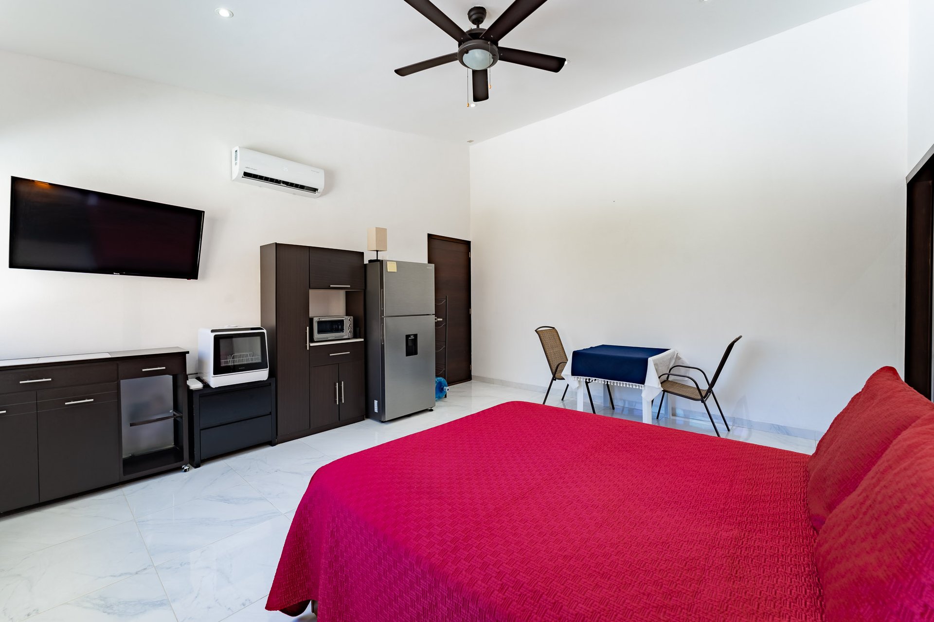 5 bedrooms, Single Family Homes, Villa de Caballos