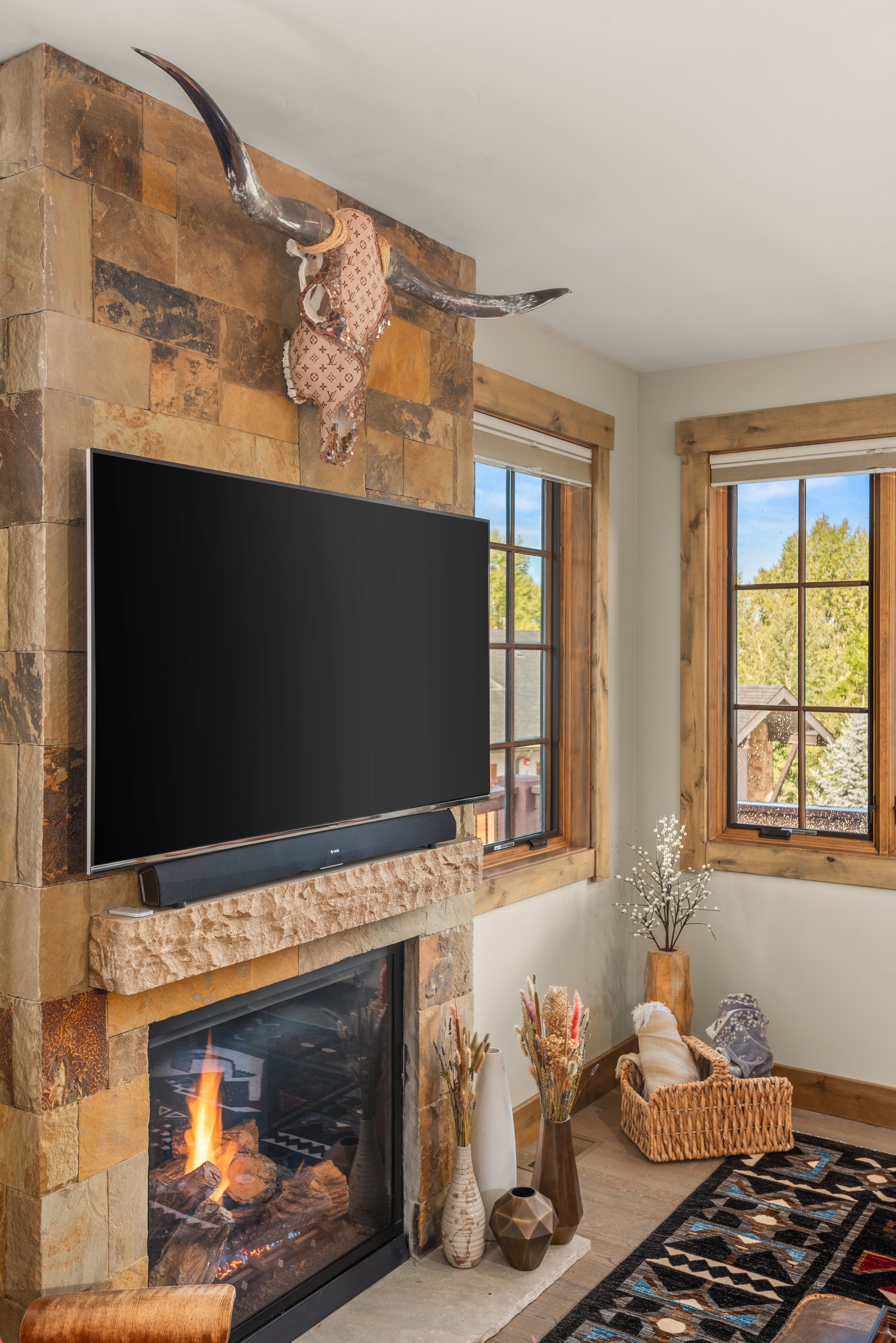 Shadowrock Townhome with Stunning Mountain Views