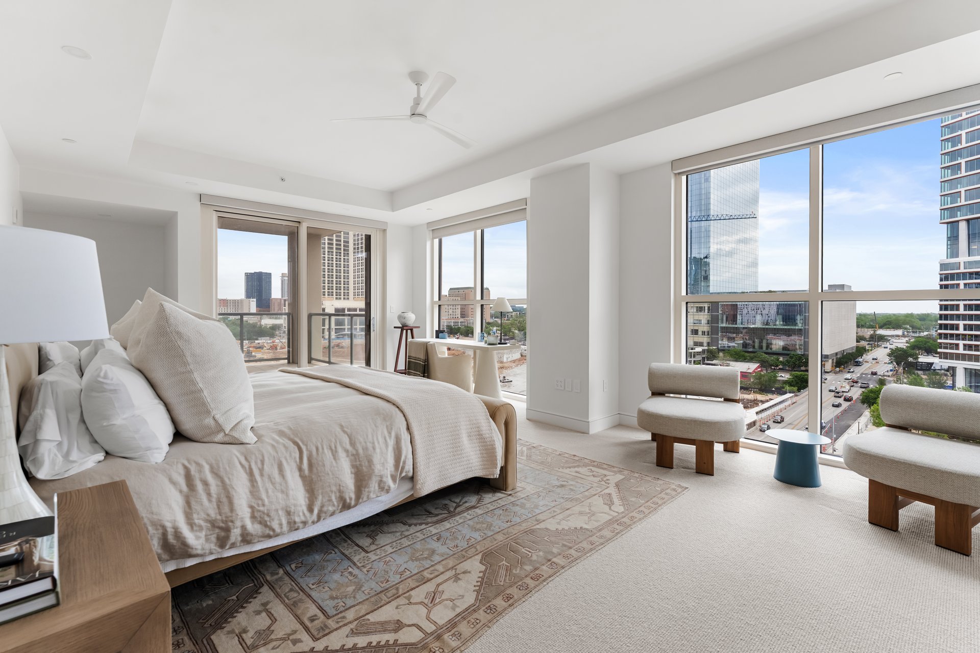 98 San Jacinto Blvd #807
