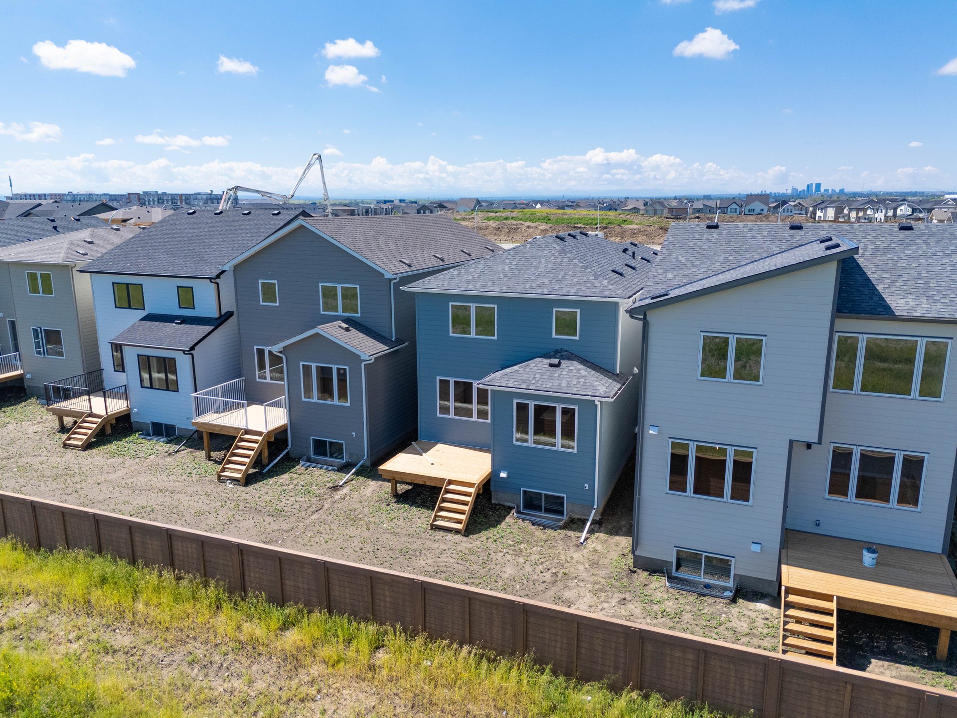 143 Belvedere Crescent SE