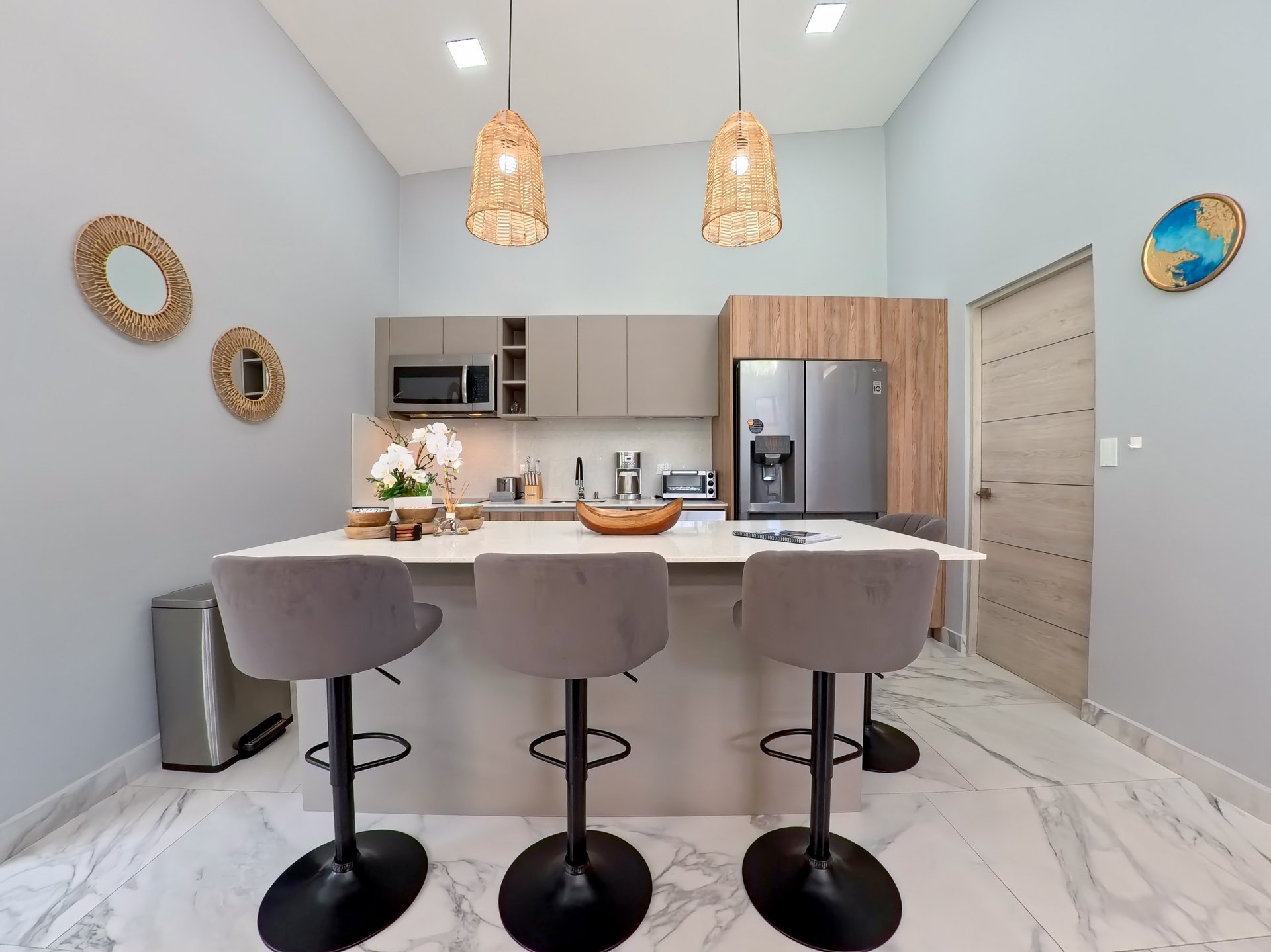 Great Location Brand New Pool House