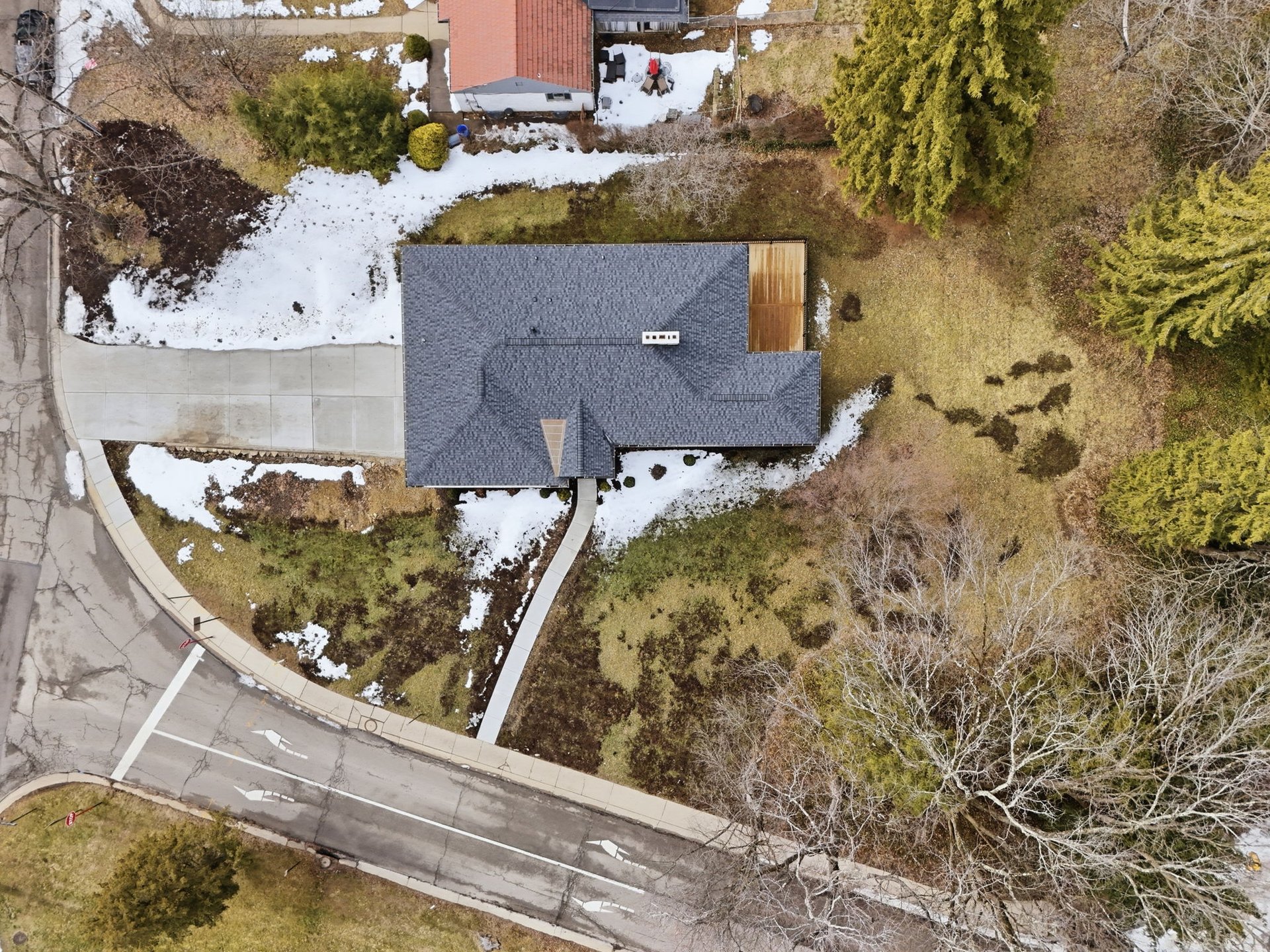 954 Lakemont Dr