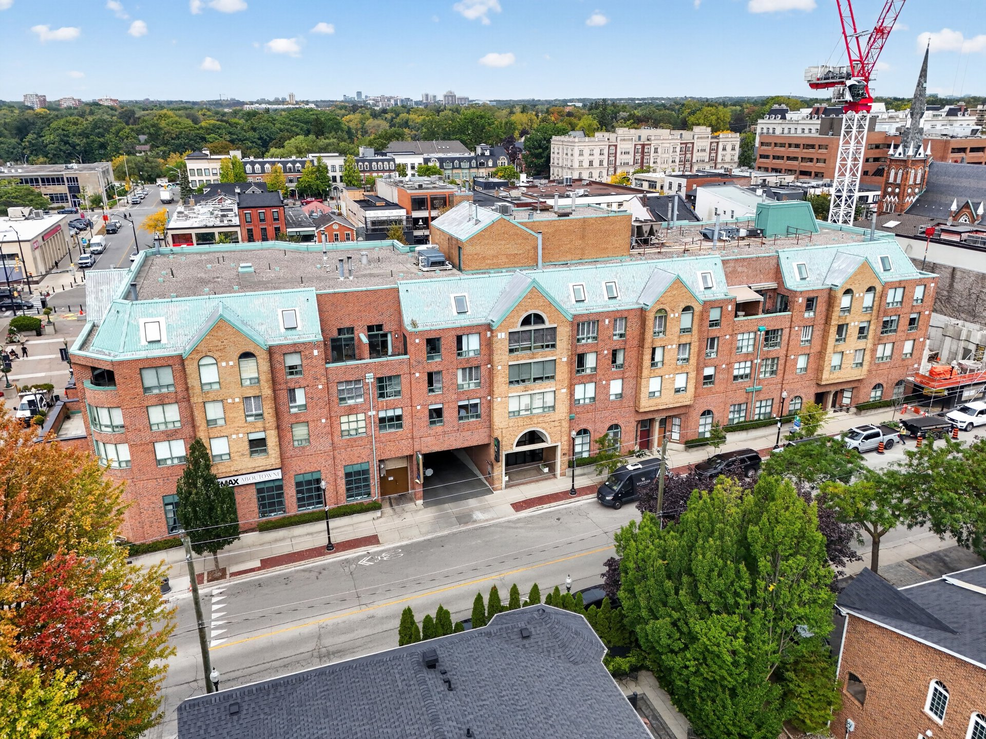 211-221 Robinson Street, Oakville