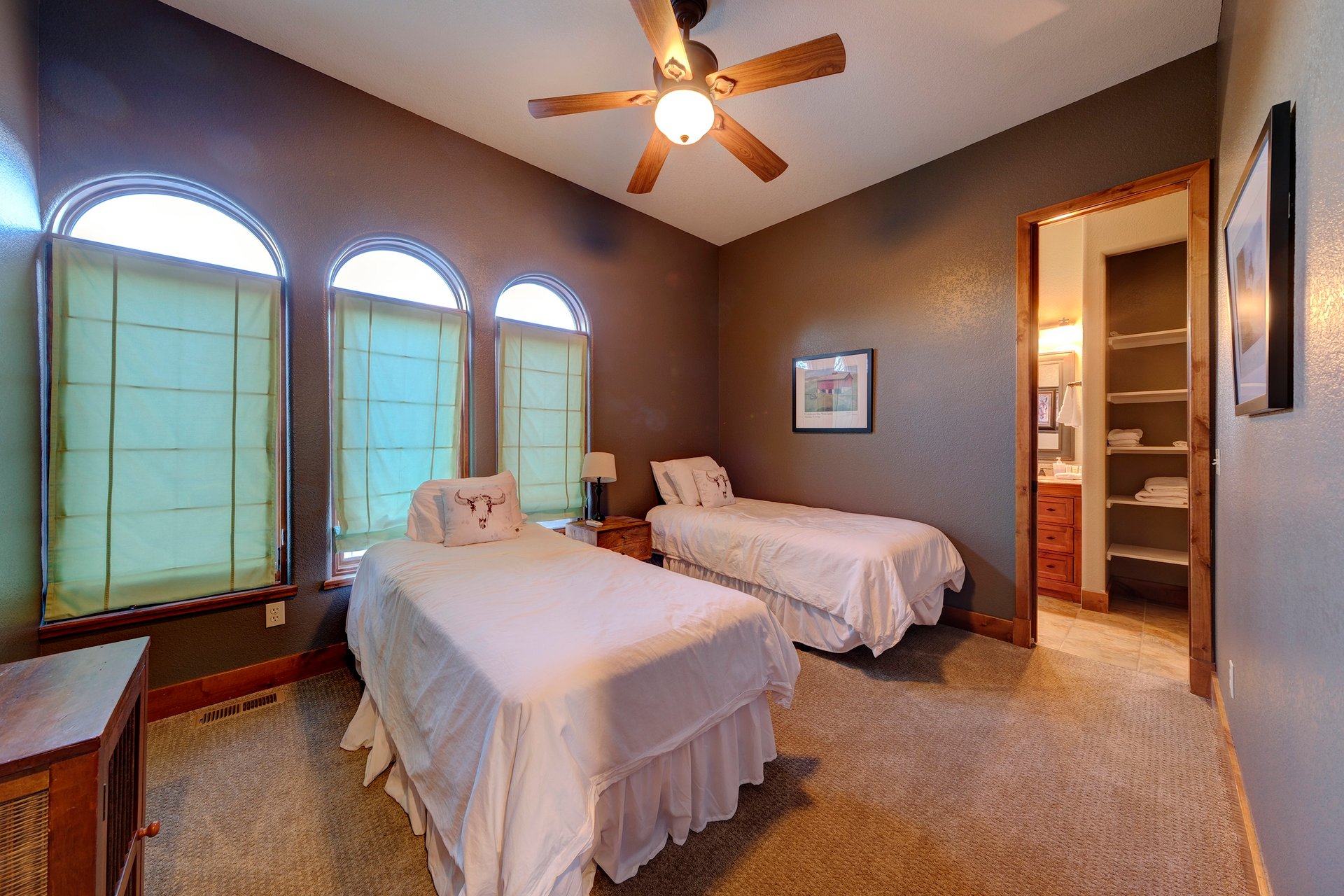7 Canyon View Dr