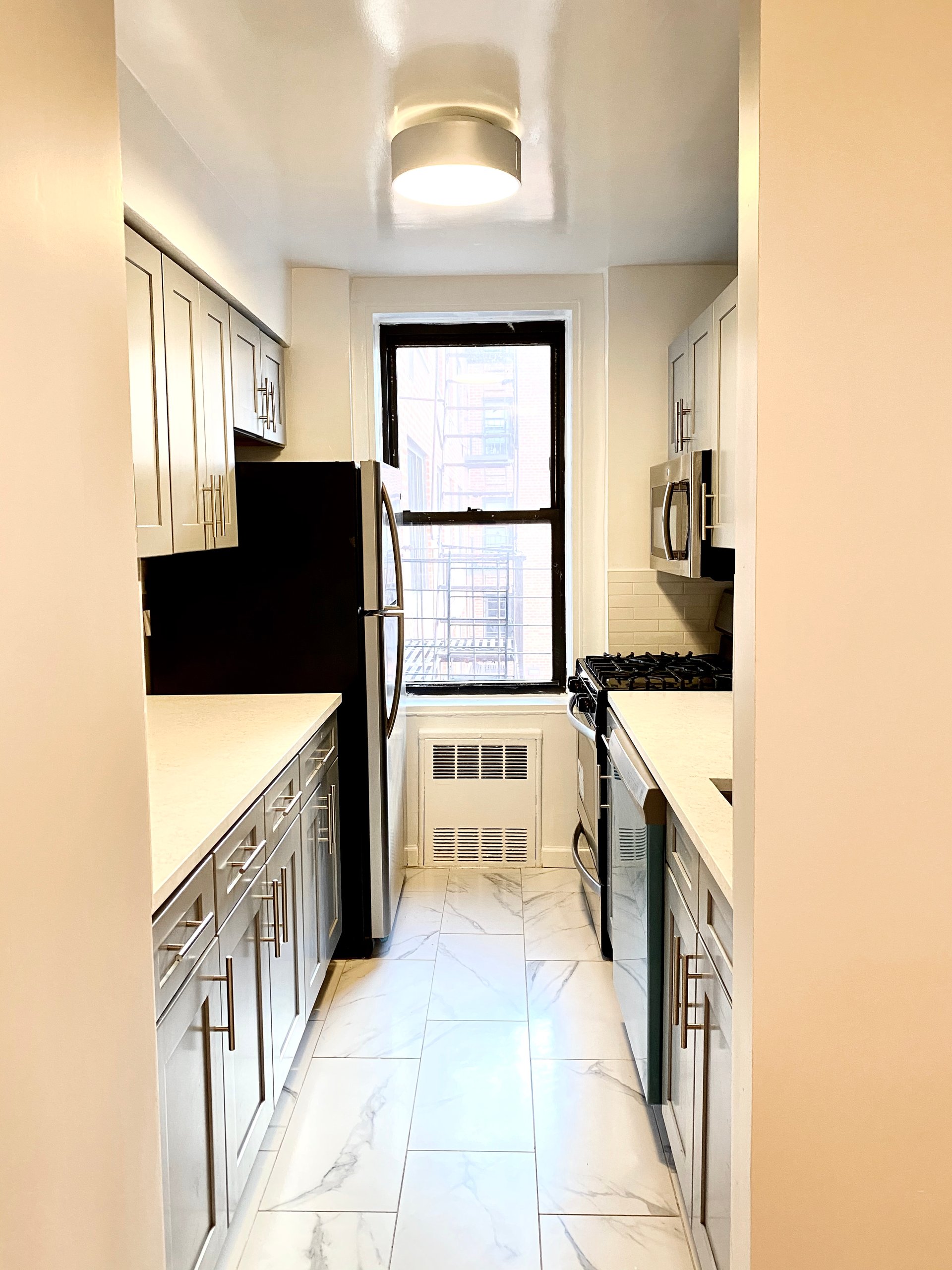 415 Beverly Rd, #3B