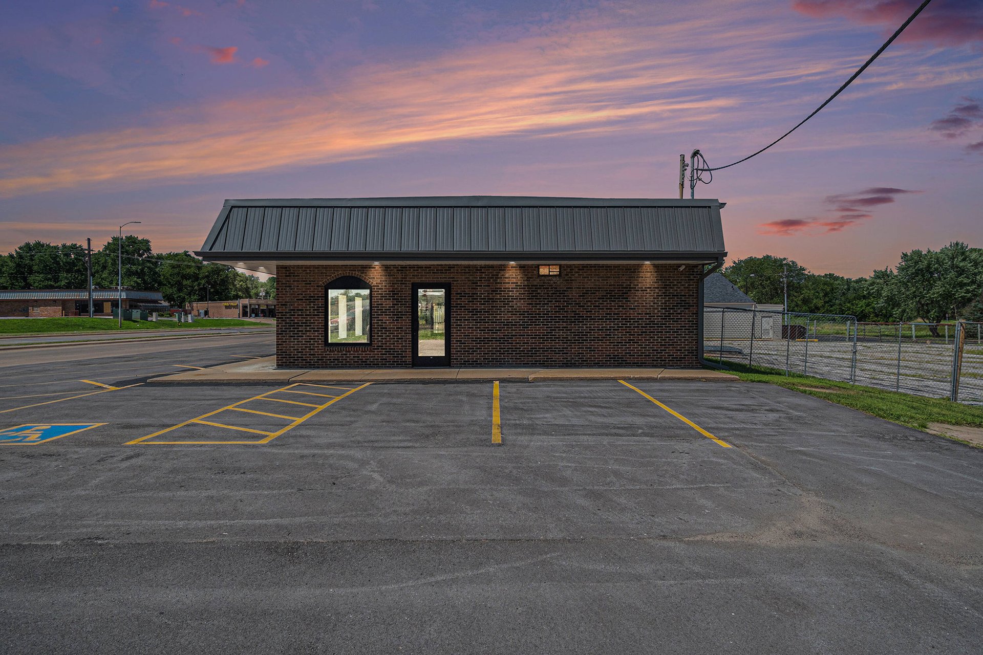3525 N 90th