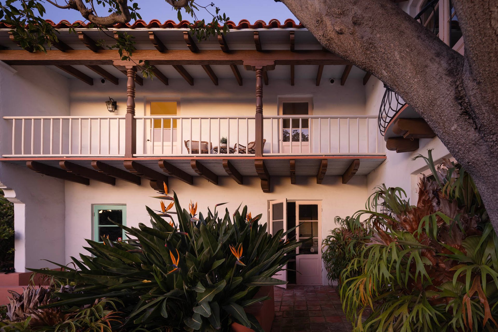 212 W Avenida Valencia