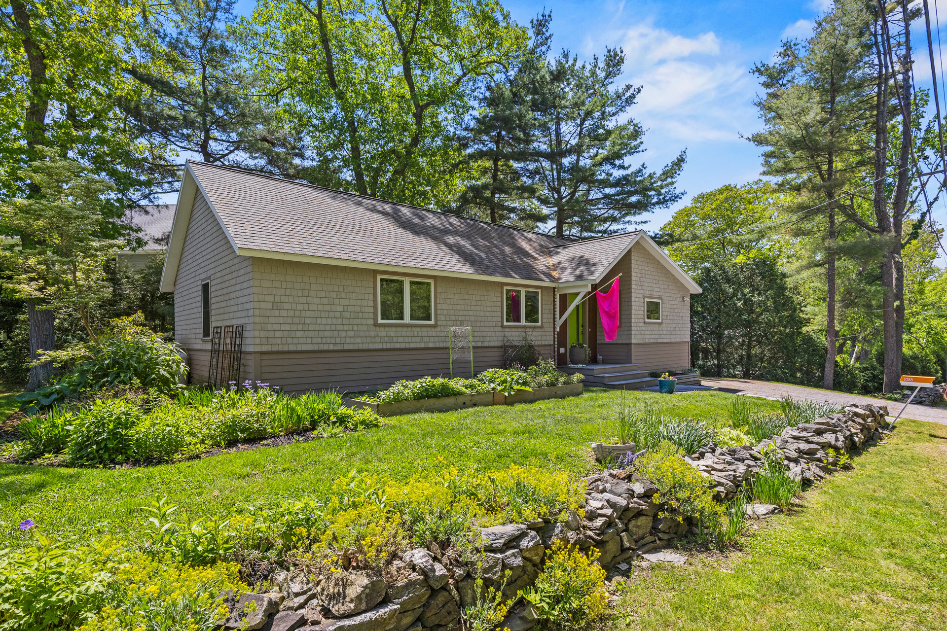 1088 Shore Road