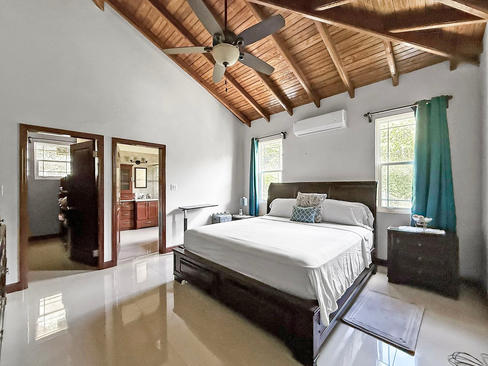 1069 Sea Cows Bay 3 Bedroom Apartment