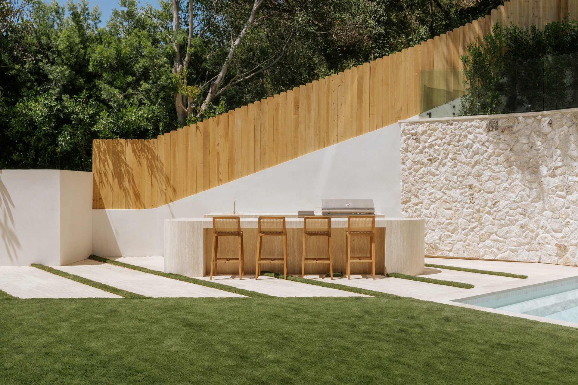 2130 Mandeville Canyon Rd