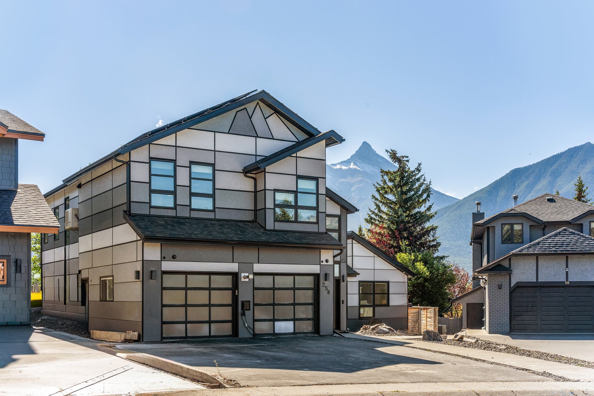 A Reimagined Mountain Home in Cougar Creek
