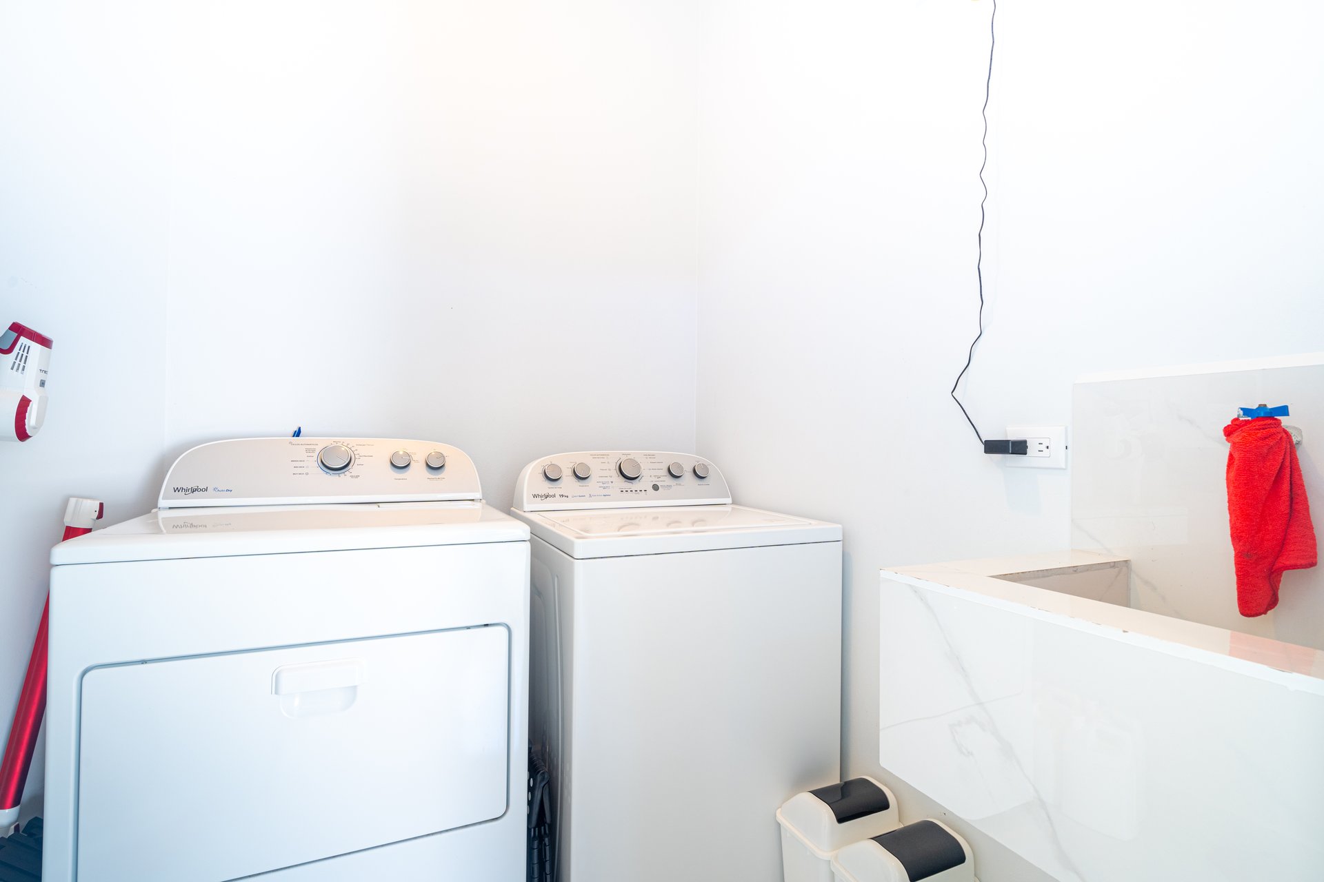 FIRE SALE!!!!! Immaculate New Build with Modern Design & Premium Features