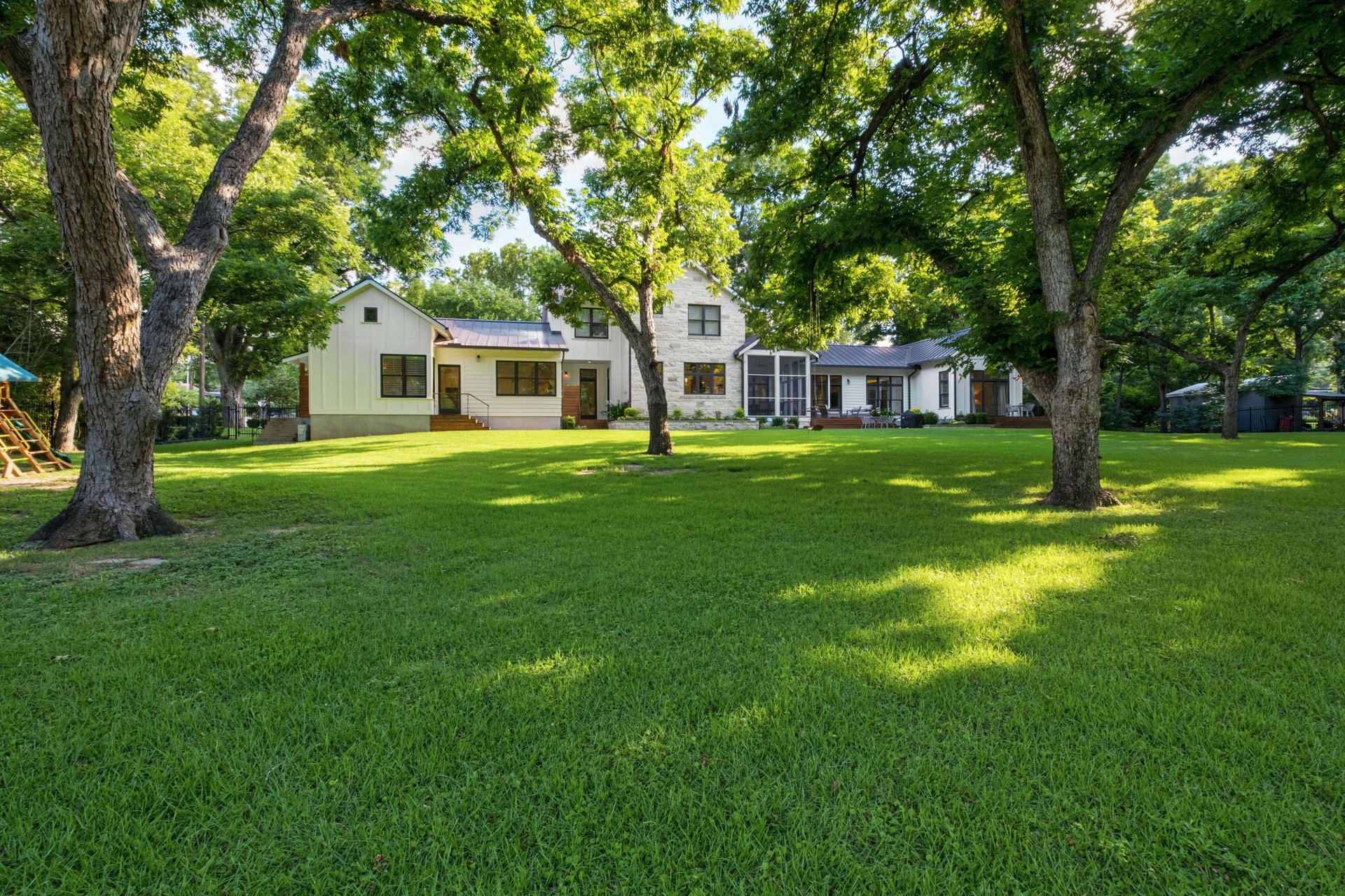 3120 Edgewater Drive