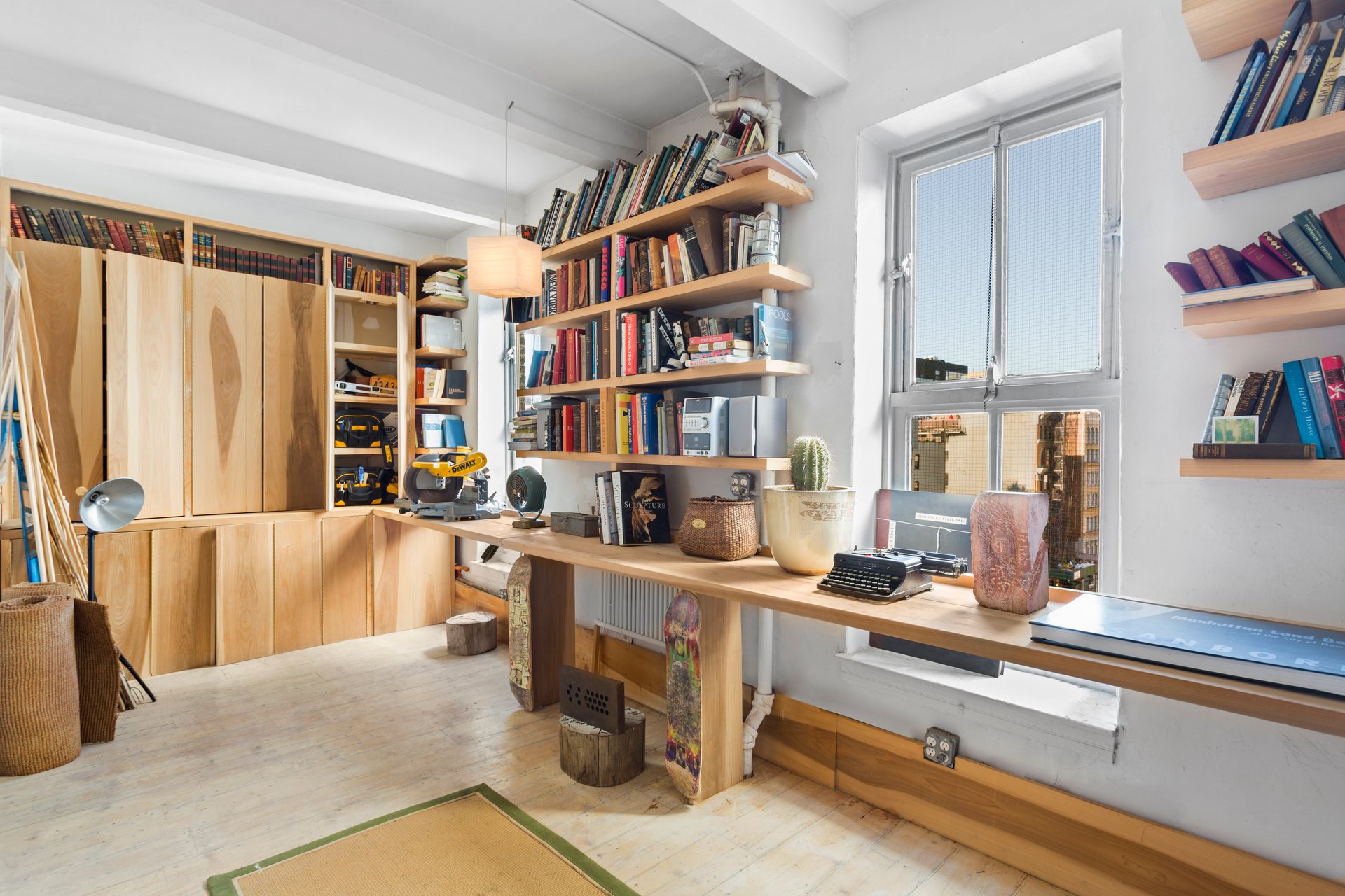 Sunny Full Floor Loft