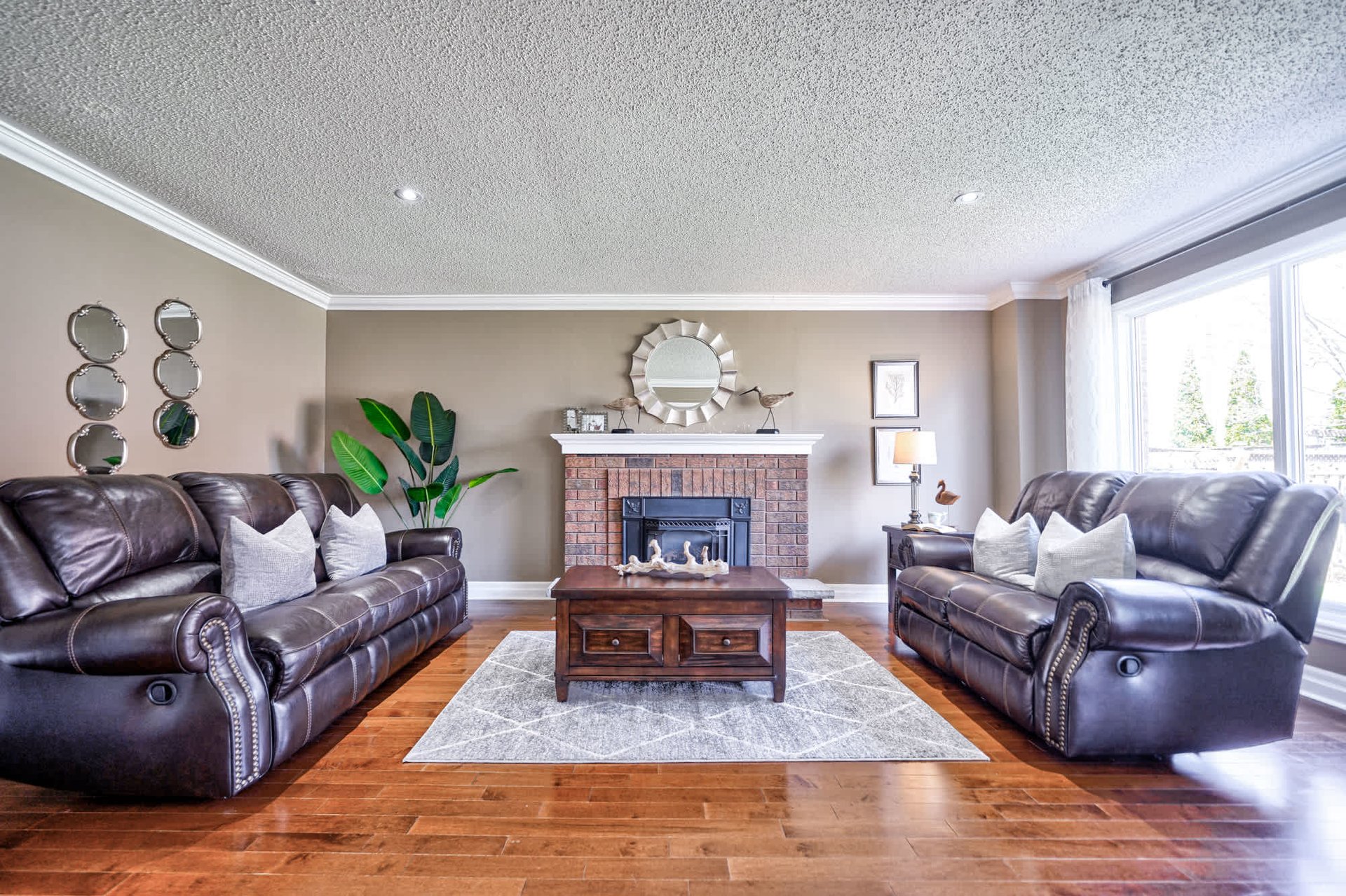 1237 Old Colony Rd