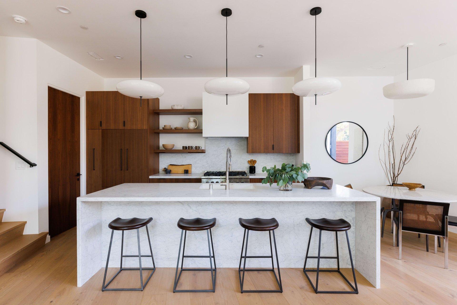 A Chic and Private New Construction Residence in Silver Lake