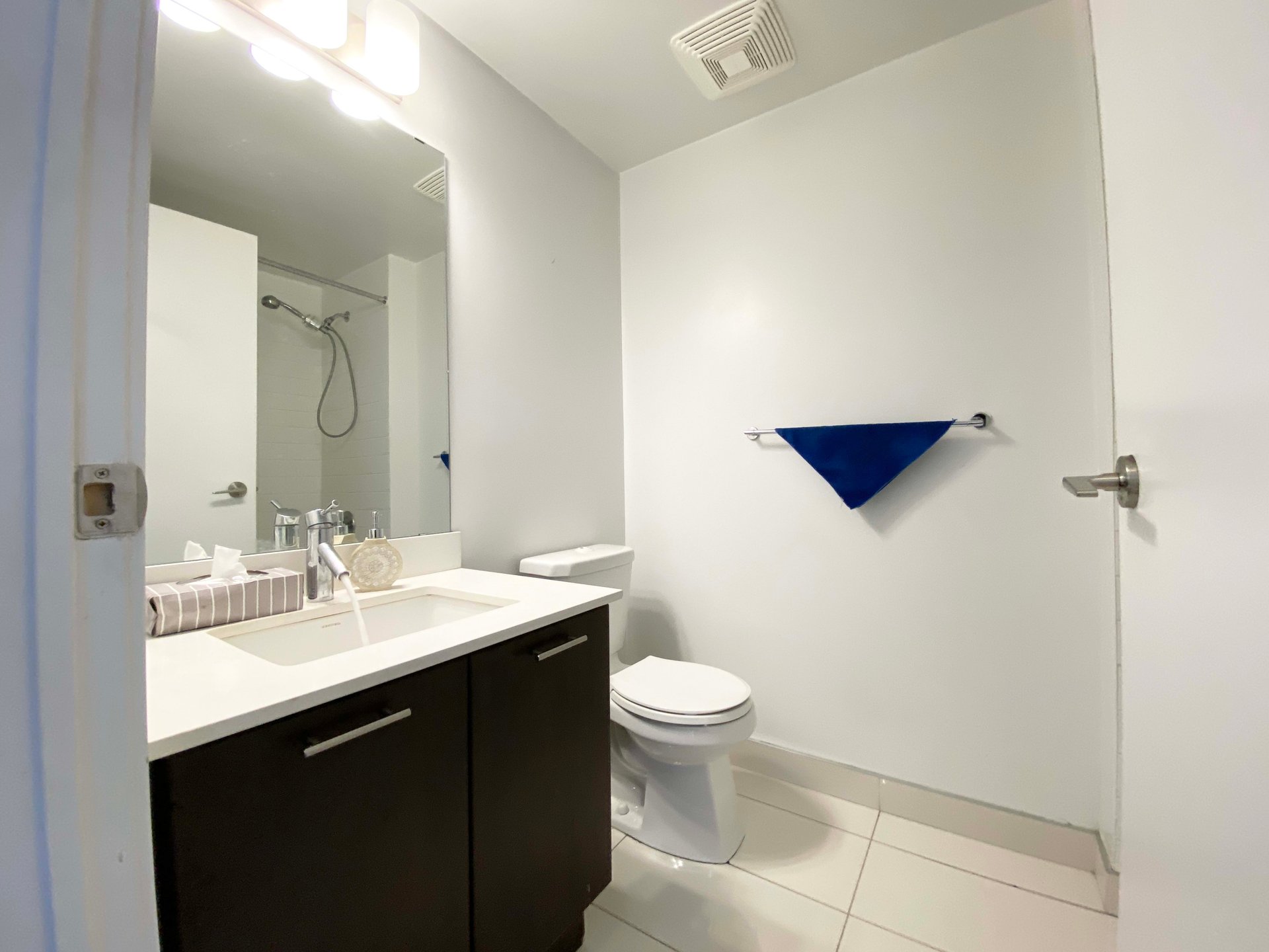 2200 Lake Shore Blvd W Unit: 903