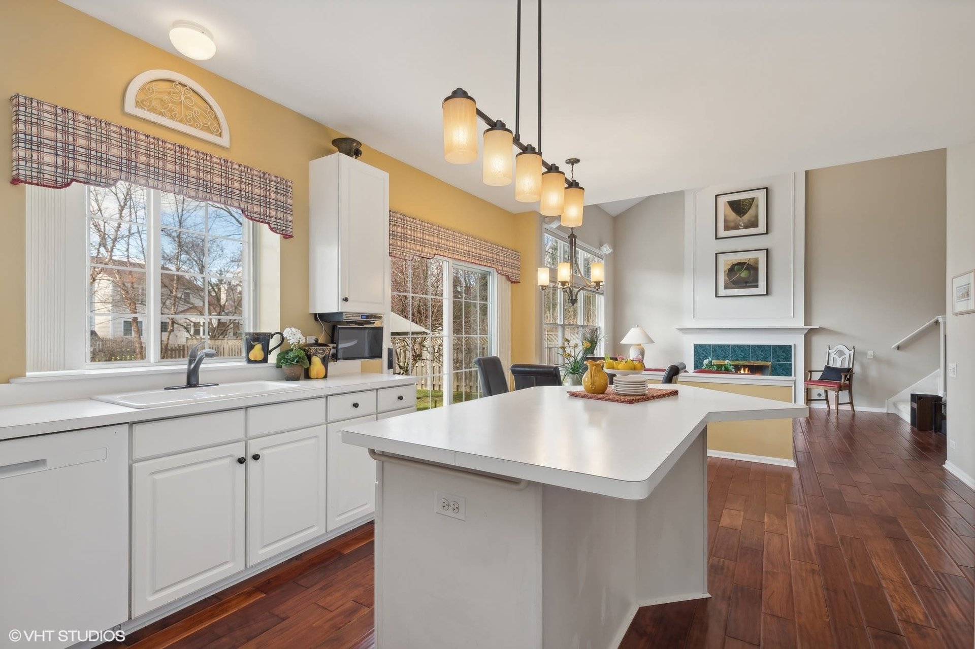 1735 Fairport Dr. Grayslake