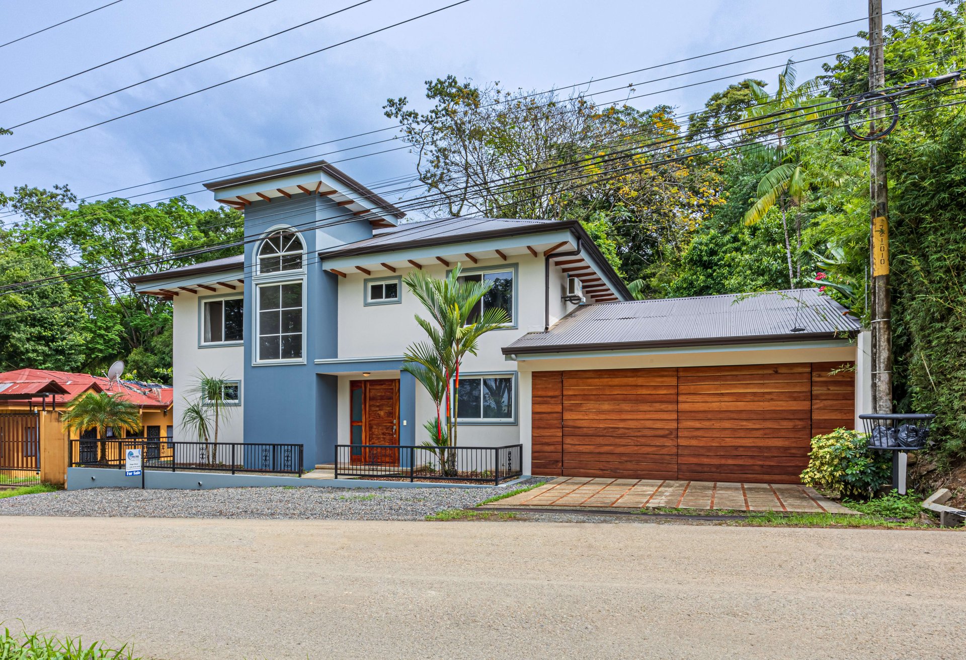 Commercial Building Opportunity in the Heart of Uvita. On Creek with Beautiful Jungle View