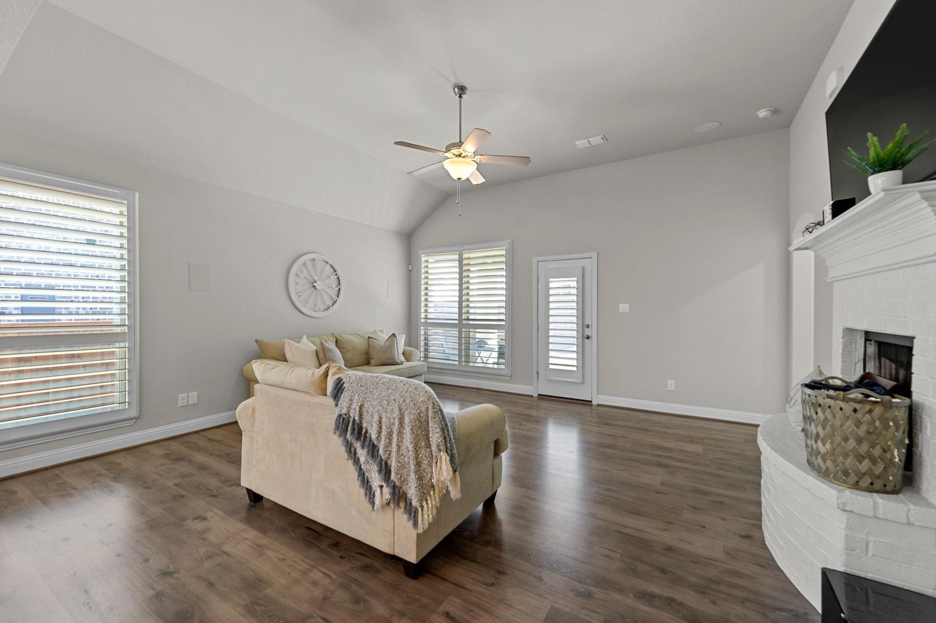 1537 Jocelyn Drive