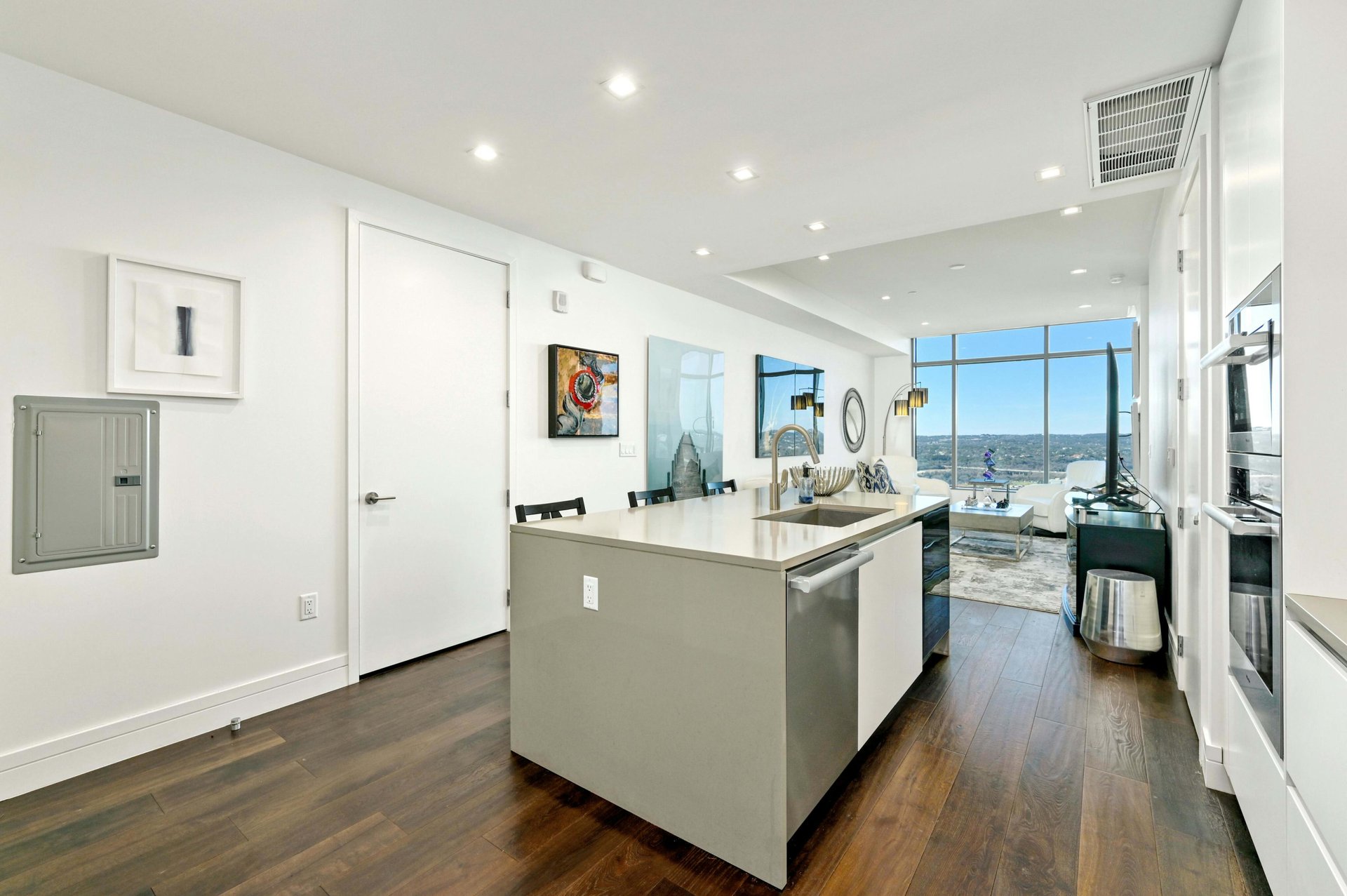 501 West Ave #3202