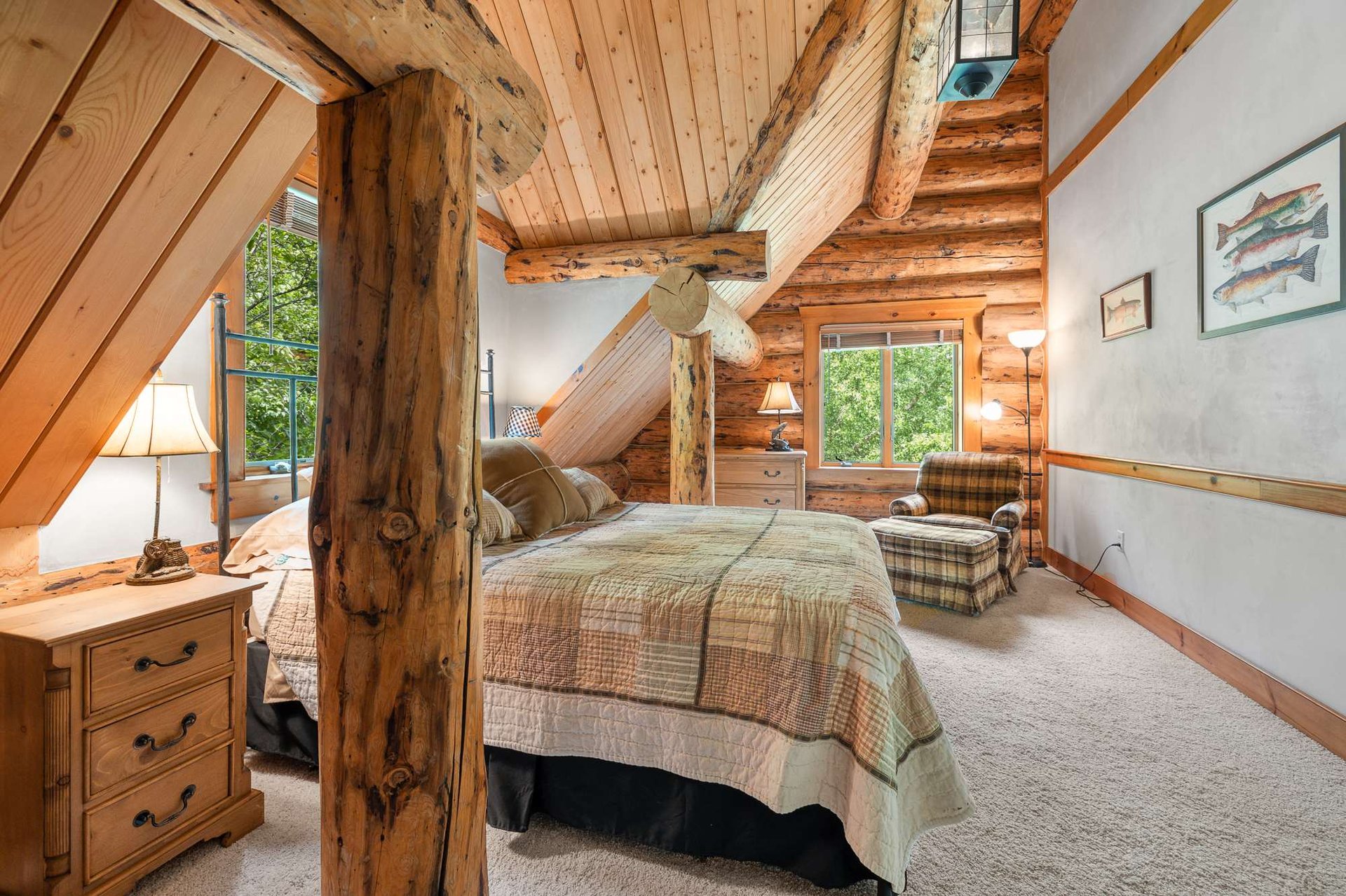 Exclusive Mountain Log Home - Monthly Rental Avail.