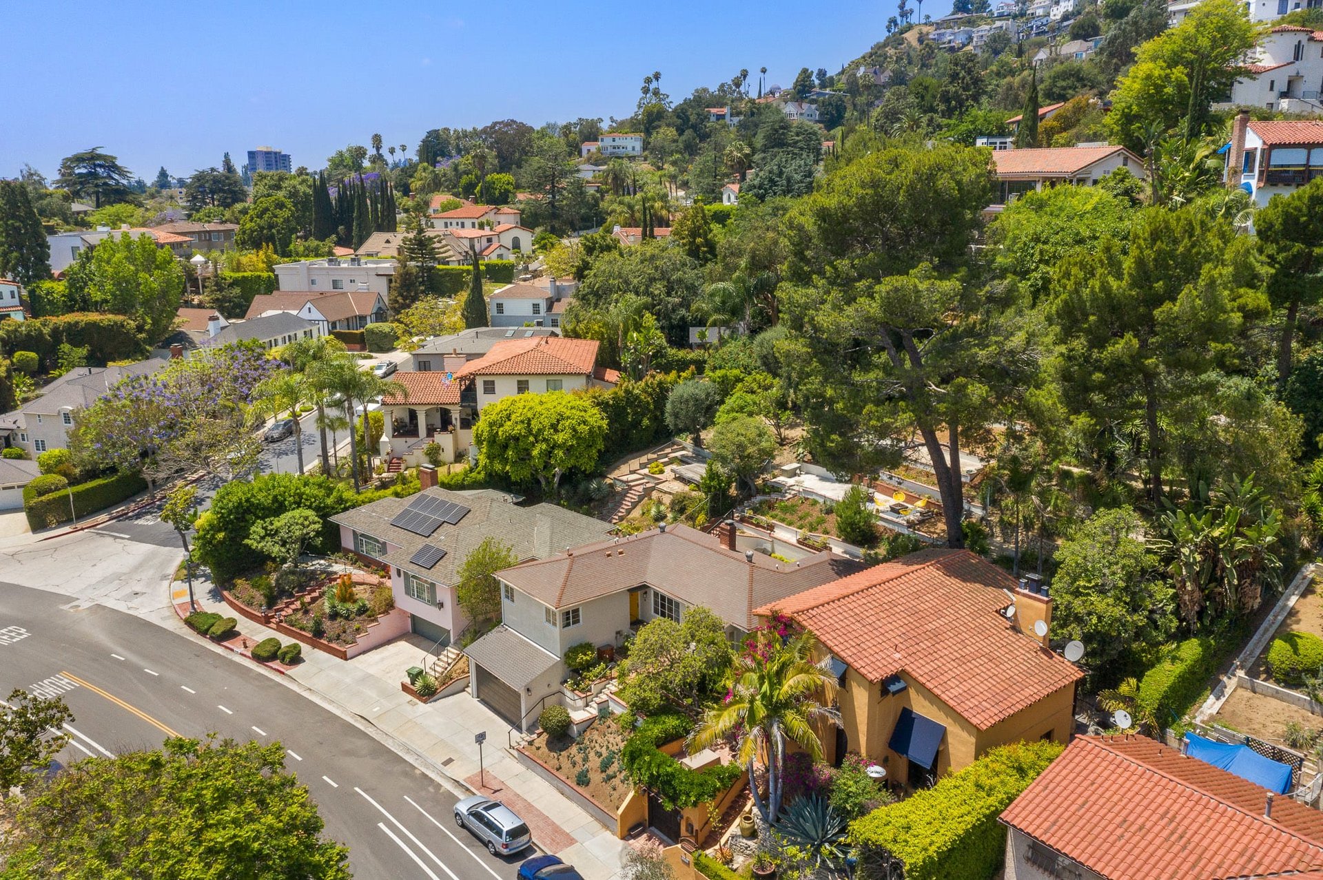Wonderful and Warm Traditional Home with Views in The Los Feliz Hills