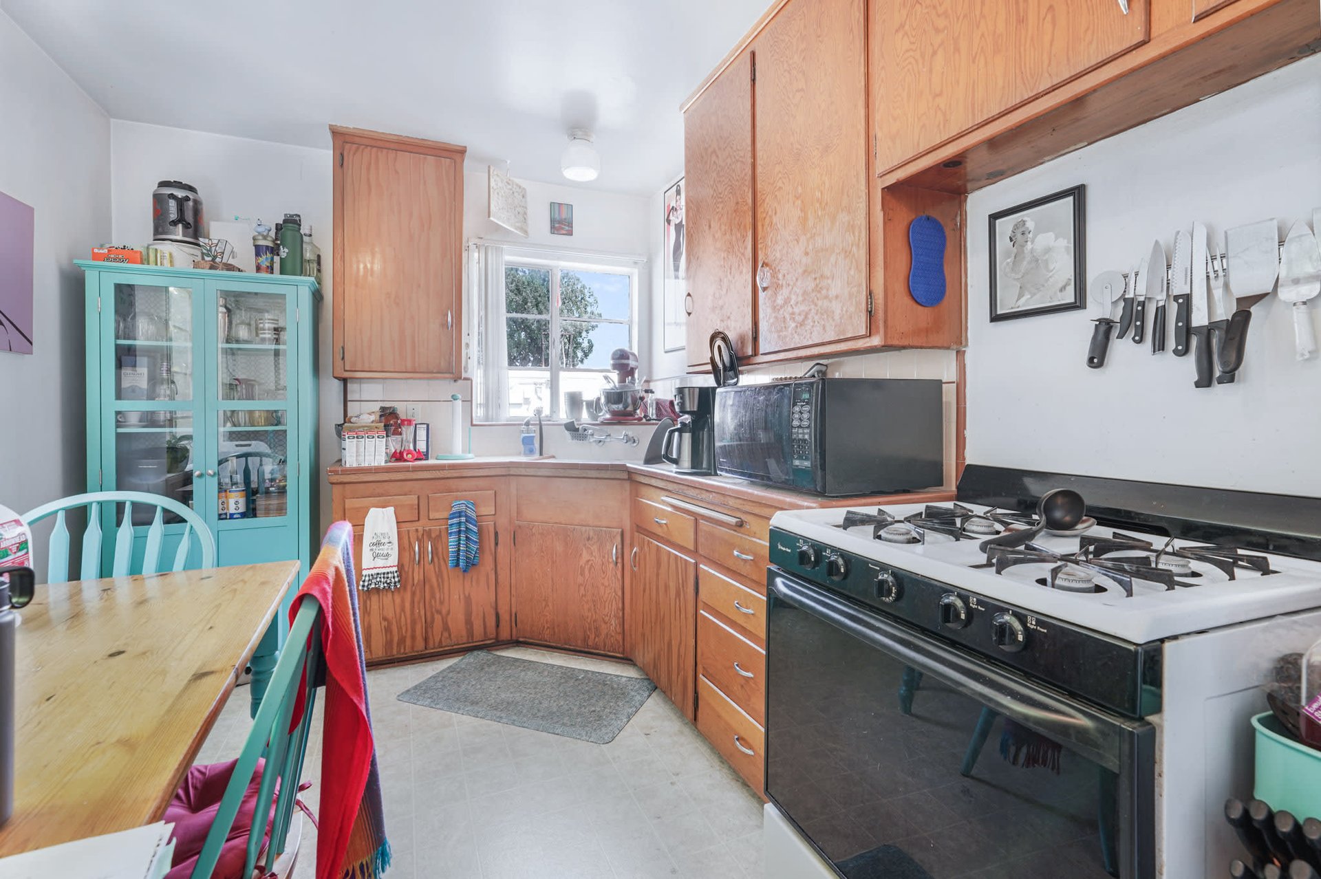 Rare opportunity to own a Garden-style 3 Unit Income Property in highly-sought Magnolia Park Burbank!