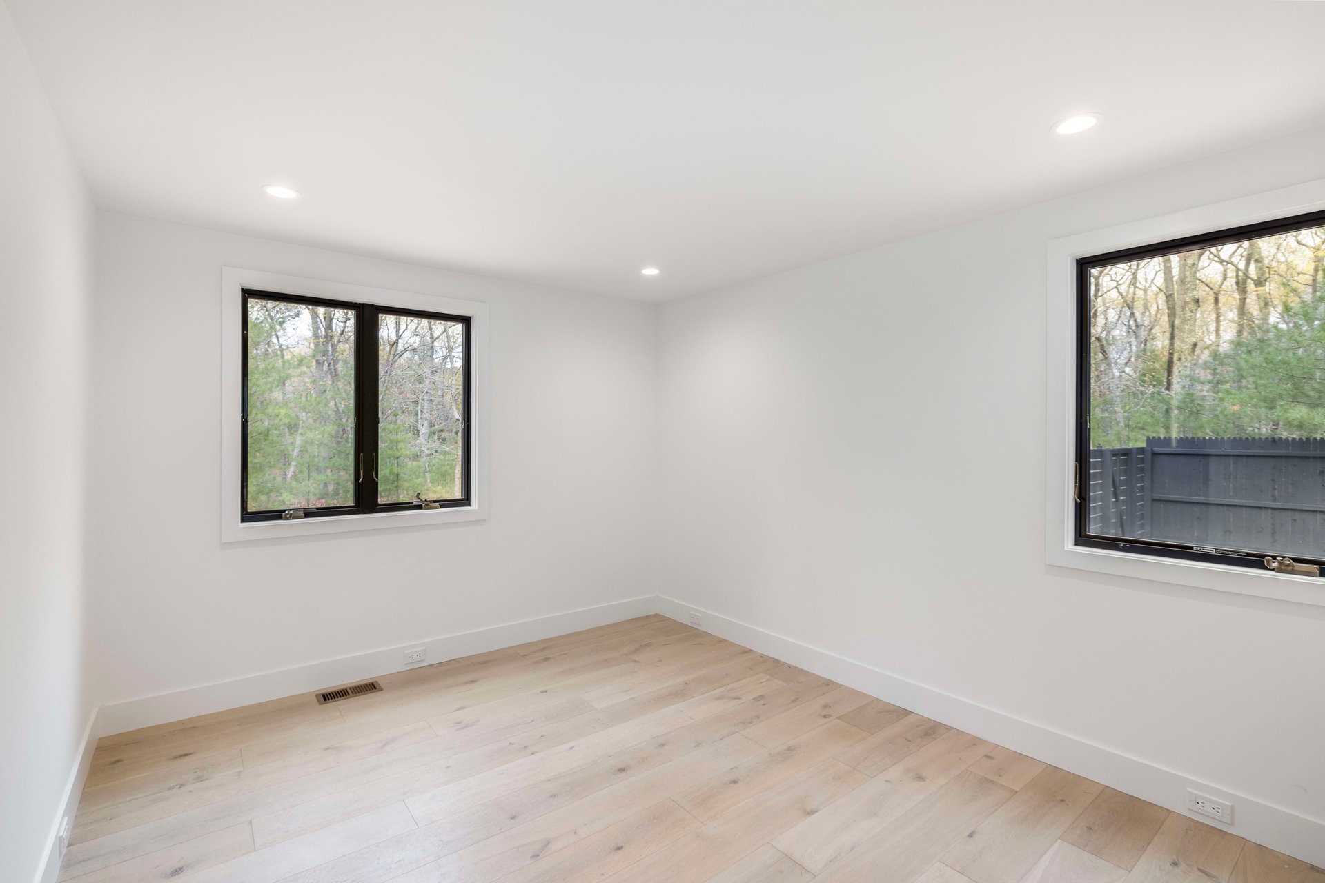 3 Malcolm Ave