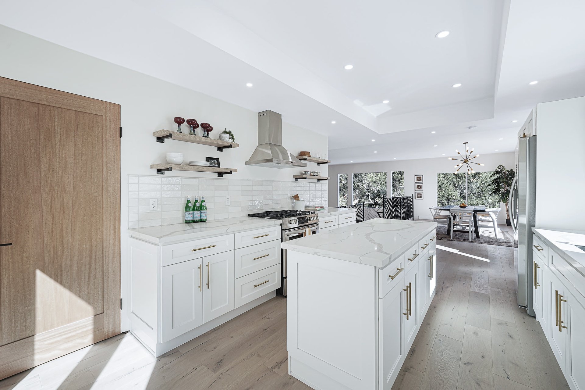 Immaculate & Turnkey Contemporary Home in Hollywood Hills