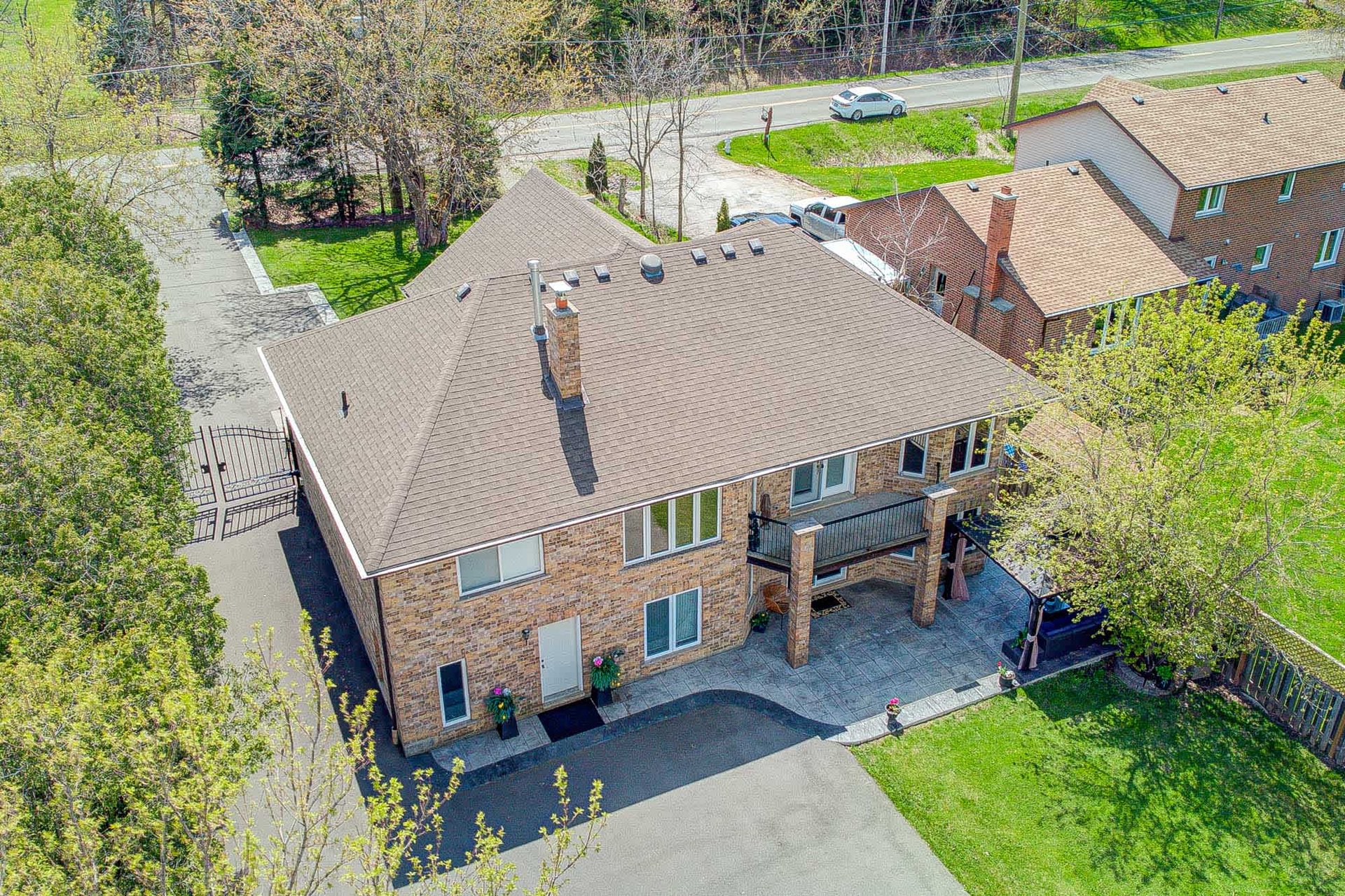 7364 Dickenson Rd E