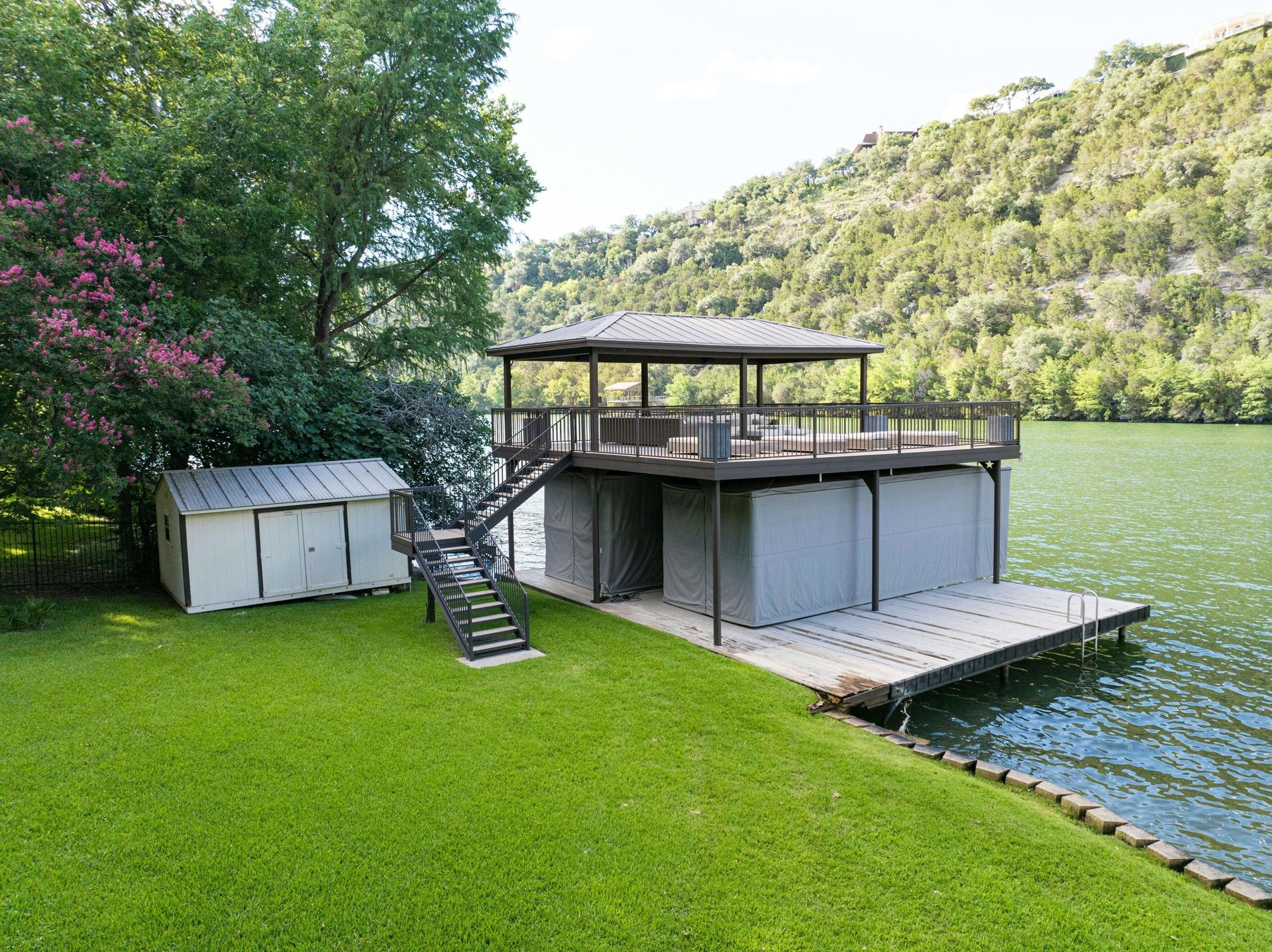 3120 Edgewater Drive