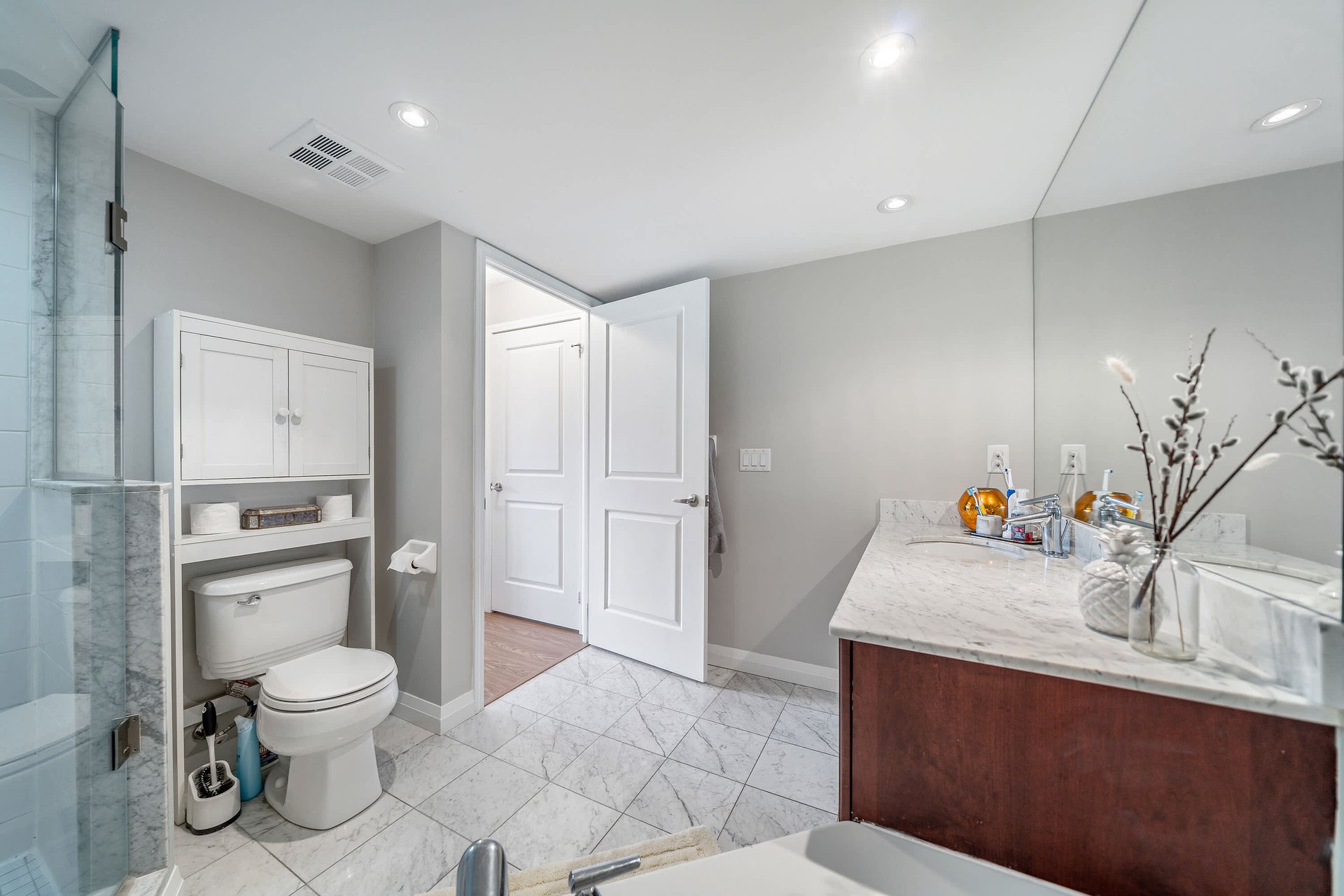 15 Stafford Street #401