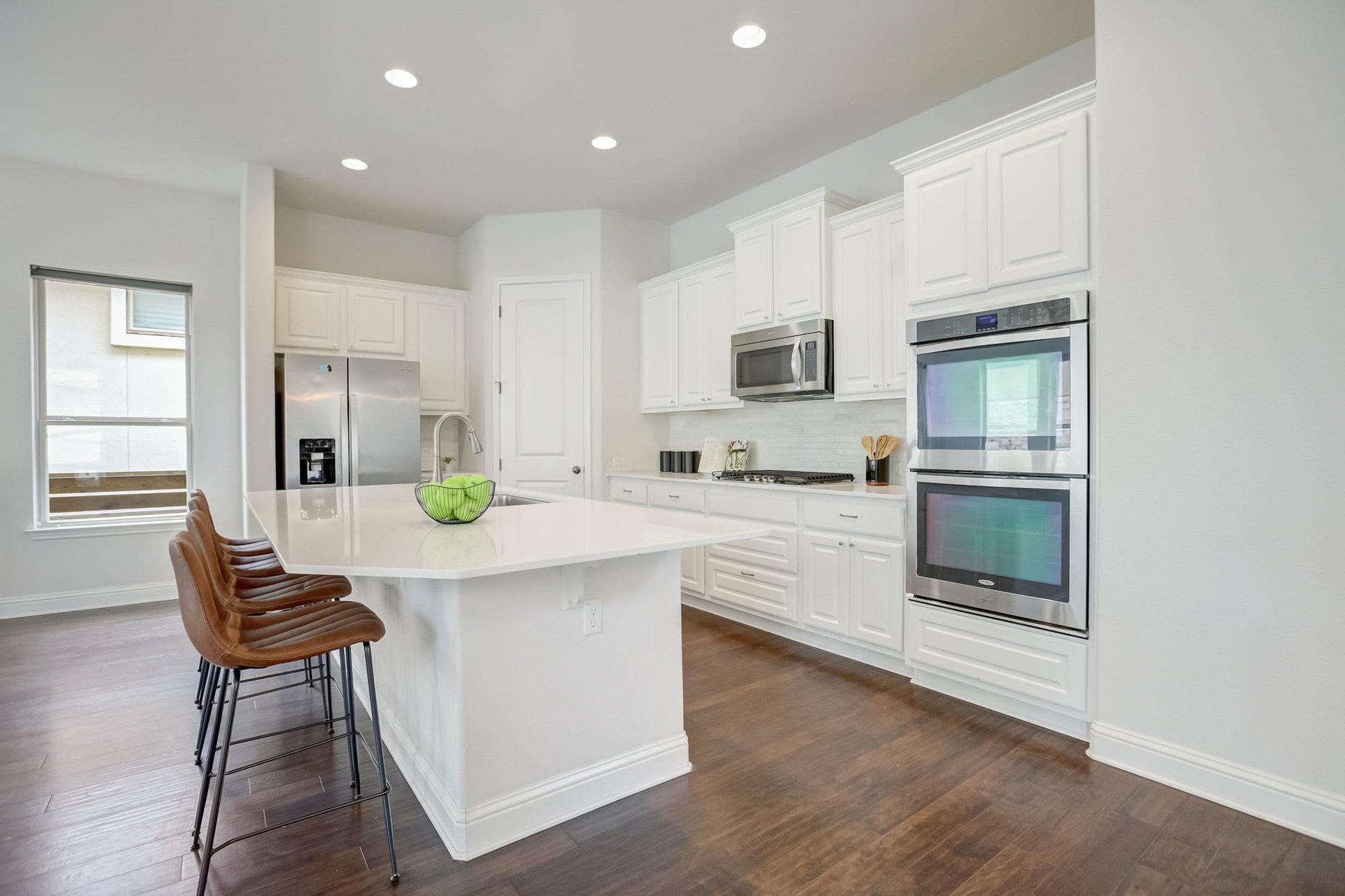 Spacious 4-Bedroom Home in The Preserve at Four Points – A+ School District, Open Floorplan, Luxurious Primary Suite, Covered Patio, and More!