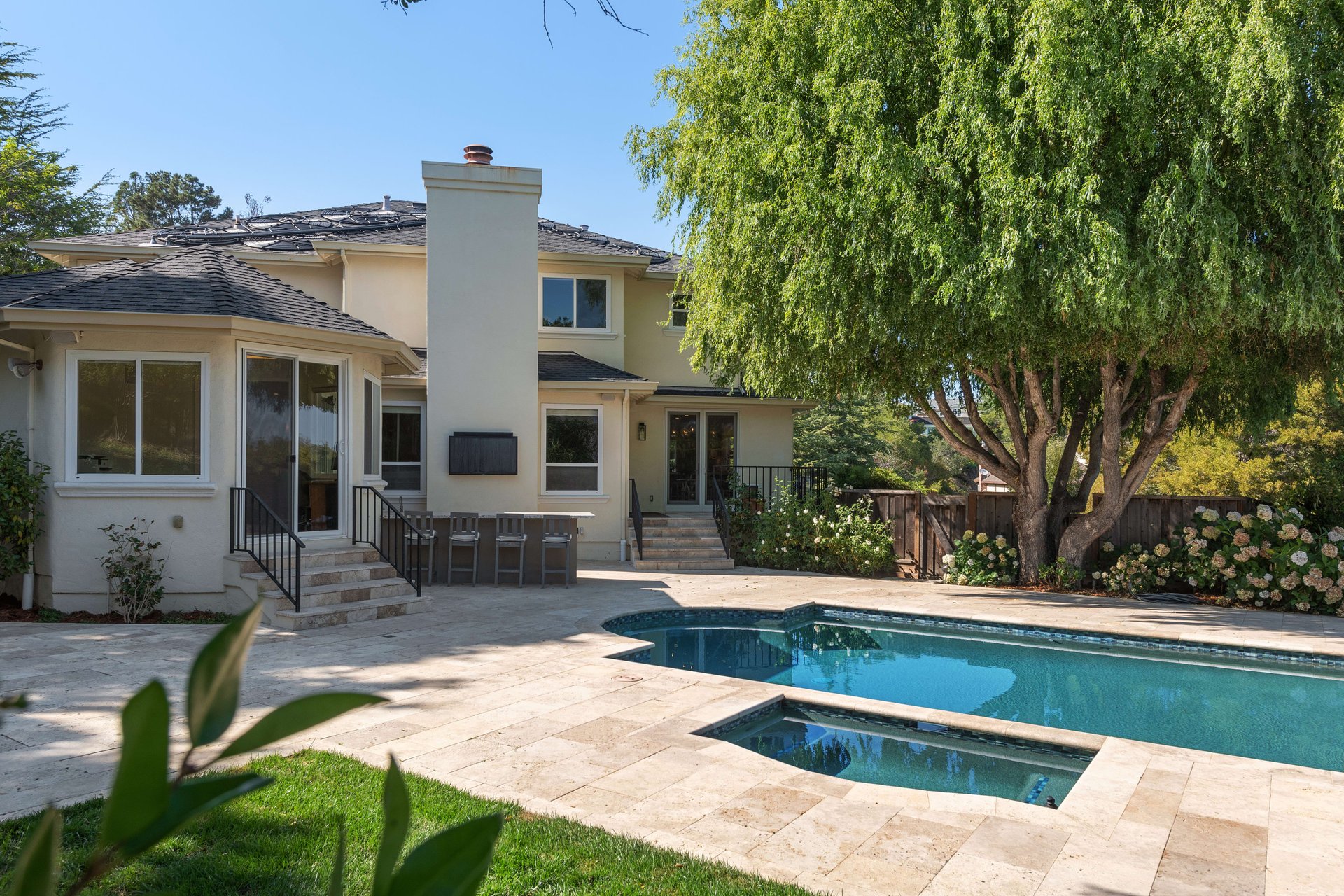 1095 Macadamia Drive