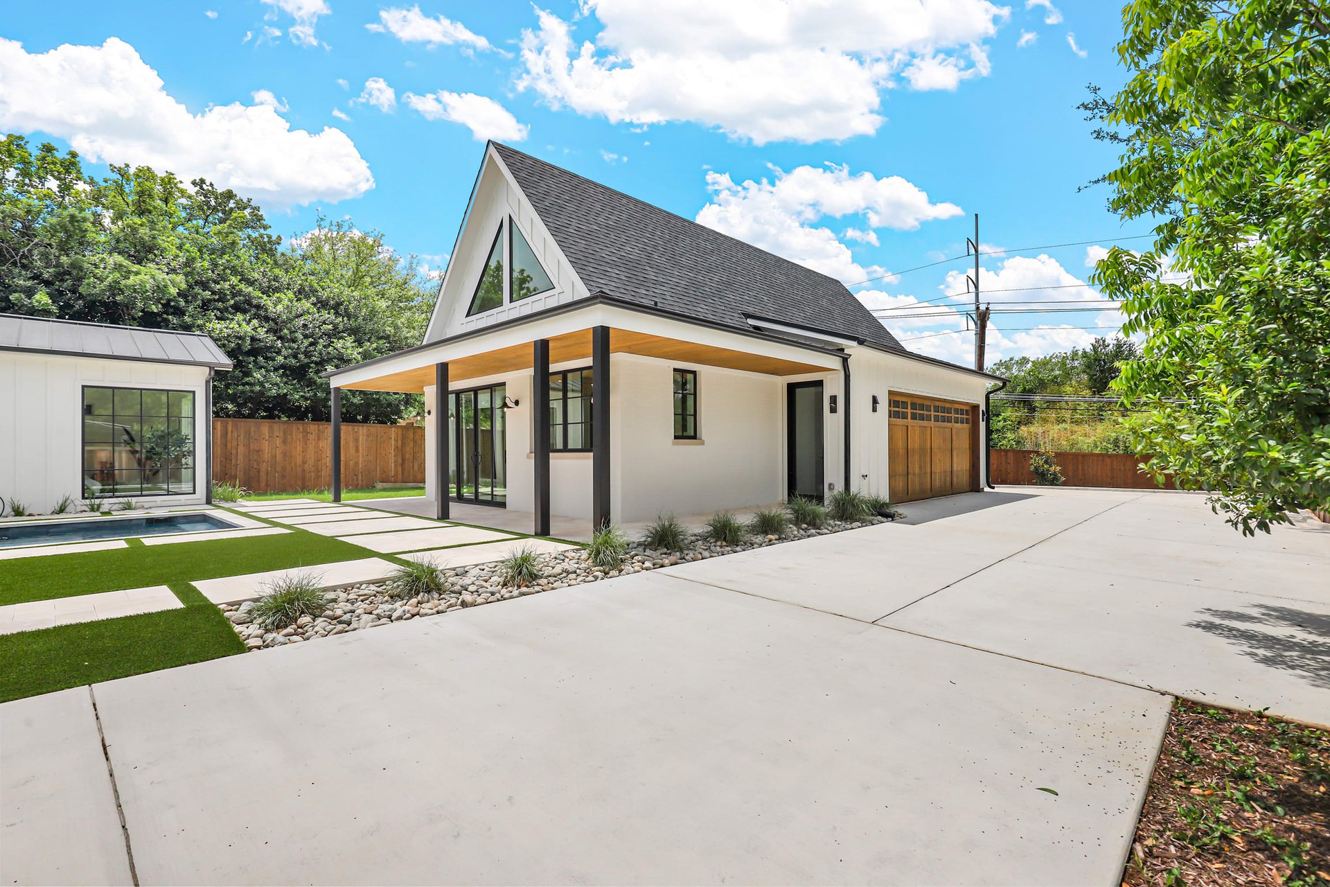 109 Crestwood