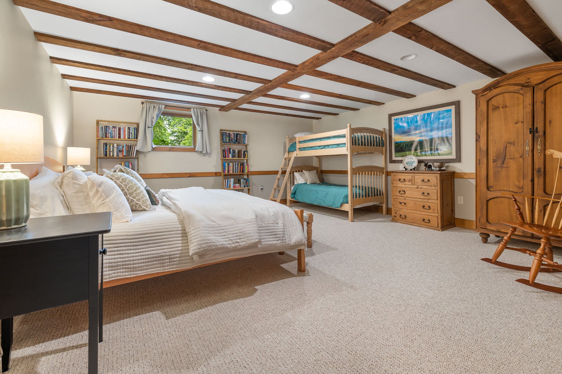 Exclusive Mountain Log Home - Monthly Rental Avail.