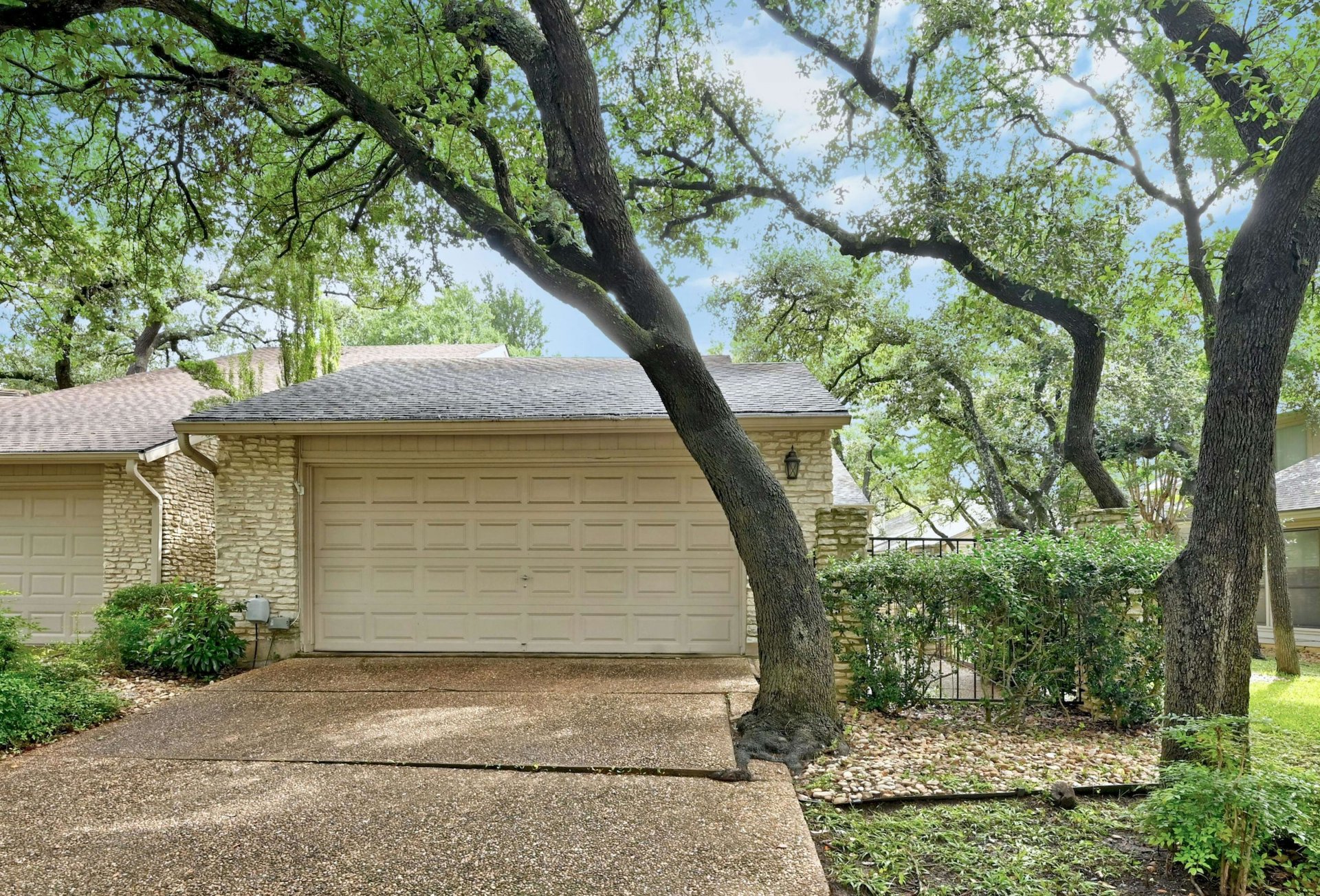Alluring One-Story Home in in the Coveted 78759!