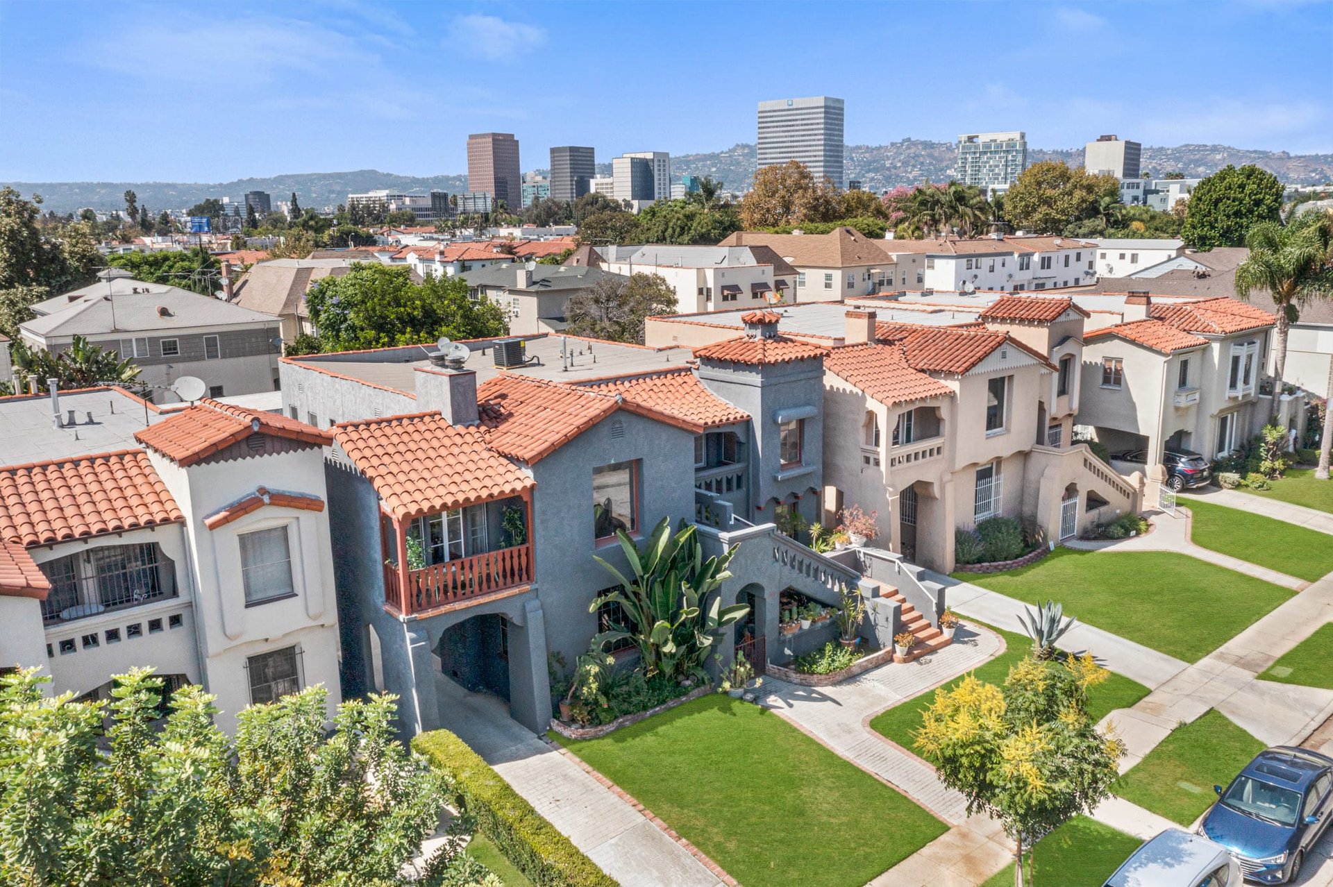 Beautiful Spanish Trophy Duplex in Wilshire Vista