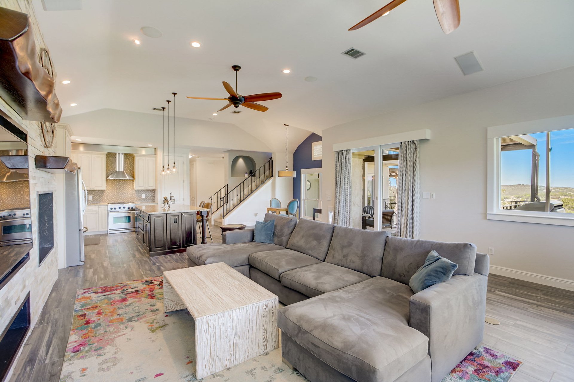 Hill Country Paradise: Luxurious 4/3 Home with Heated Pool/Spa and Spectacular Sunset Views in River Place!