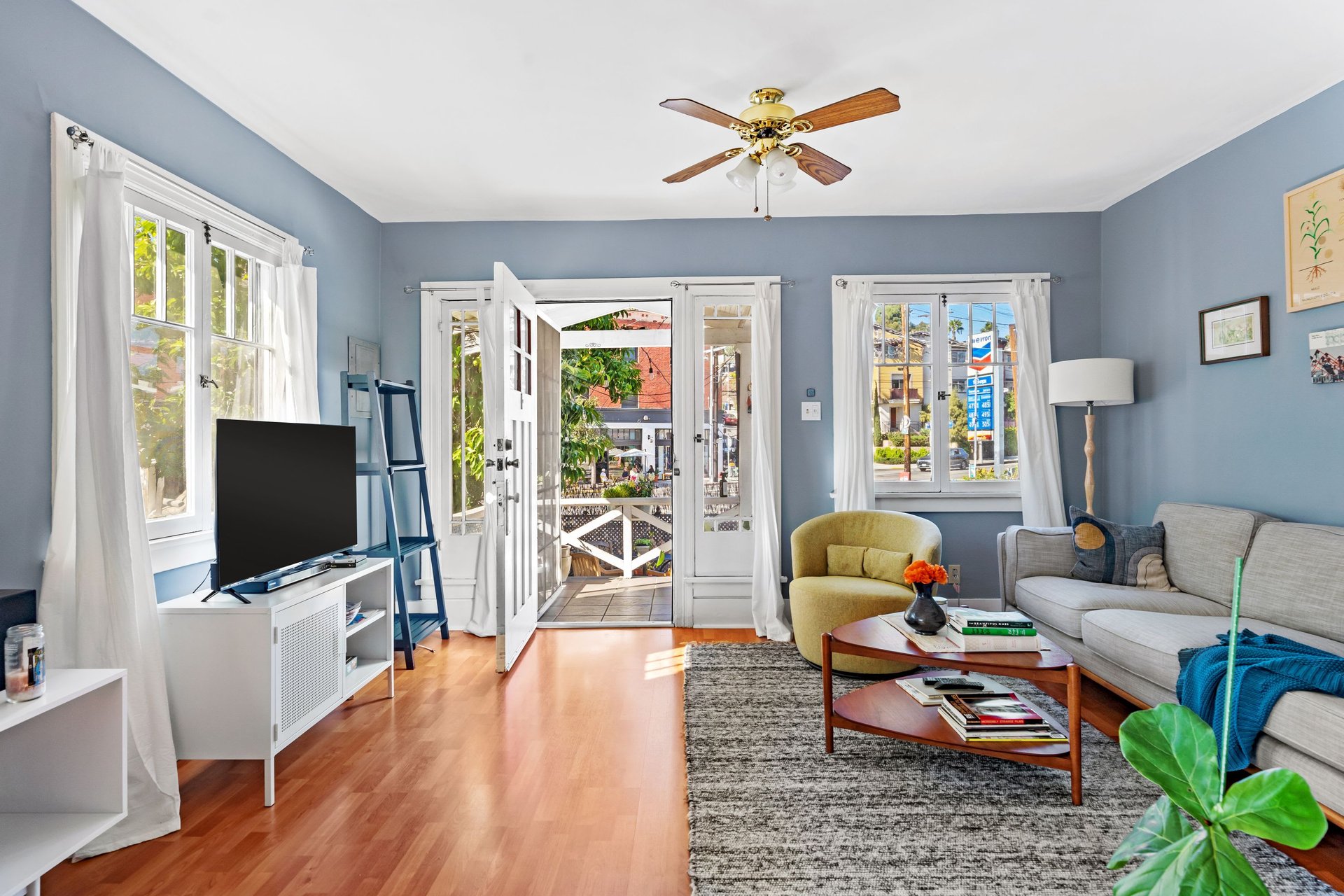 Upside Opportunity for Commercially Zoned Duplex in Prime Echo Park!